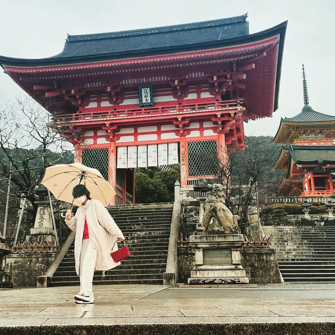 末吉咲子さんのインスタグラム写真 - (末吉咲子Instagram)「. . . . . 清水寺✊卍 こんなに人がいない京都は初めて。 でもお陰で安全に散歩できた✌️ #清水寺 #京都 #旅行 #仏閣巡り #そうだ京都行こう #京都旅行 #京都観光 #観光」2月20日 23時05分 - kiko_kiko920