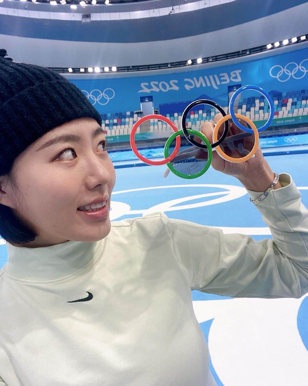 のインスタグラム：「Went SSK at the oval⛸❄️😎 #얼음위에서 #드디어방문완」