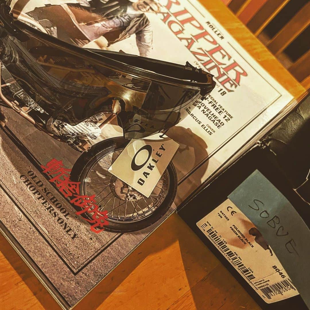 祖父江大輔さんのインスタグラム写真 - (祖父江大輔Instagram)「#oakley #sunglasses #rollermagazine #rippermagazine  @roller_magazine   愛着愛読」2月20日 18時41分 - sobue