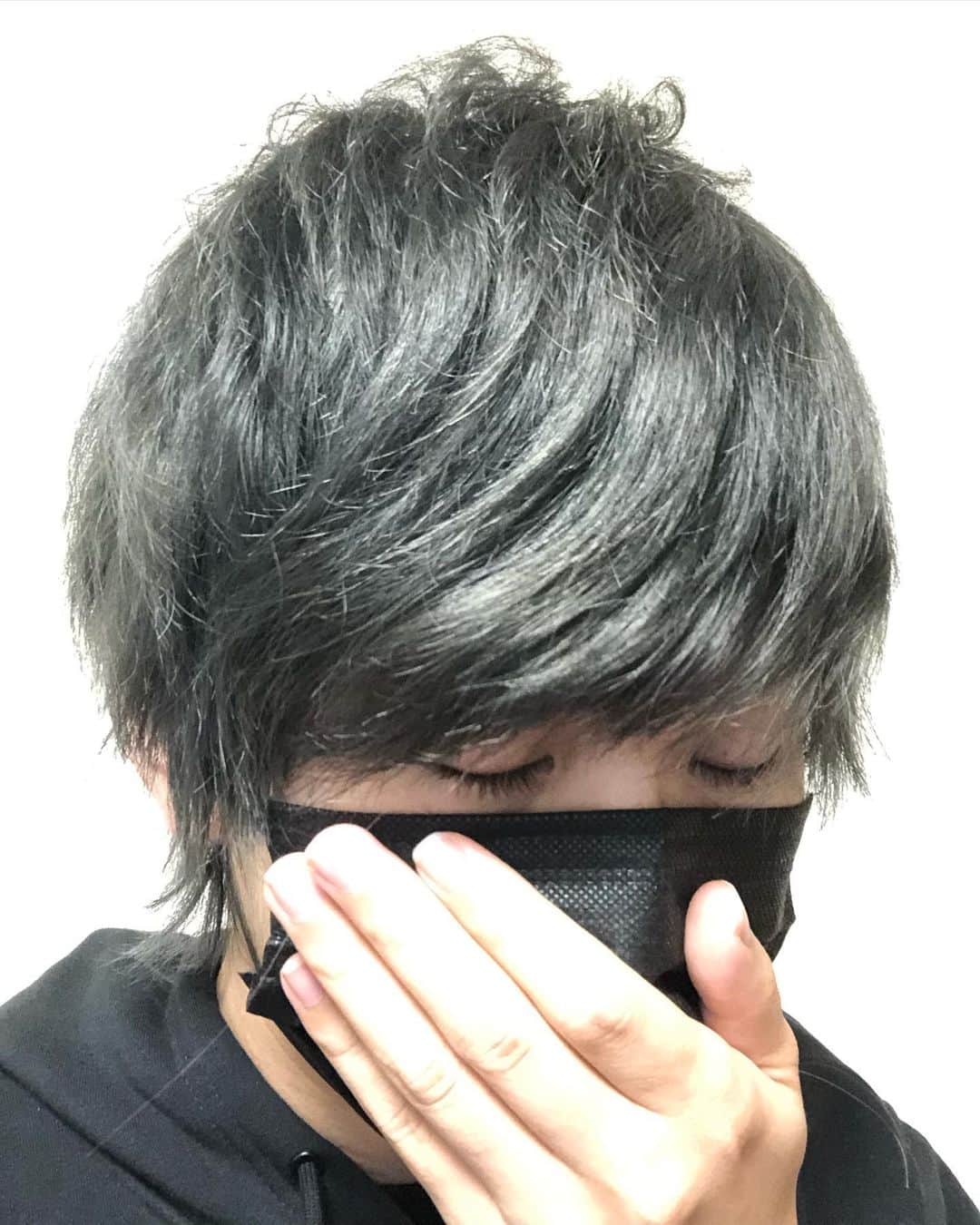 アジ吉さんのインスタグラム写真 - (アジ吉Instagram)「久しぶりに髪染めた！！！  #ヘアカラー #ブリーチカラー  #グレージュ  #アッシュグレー  #メンズヘア」2月20日 19時00分 - ajikichi2525
