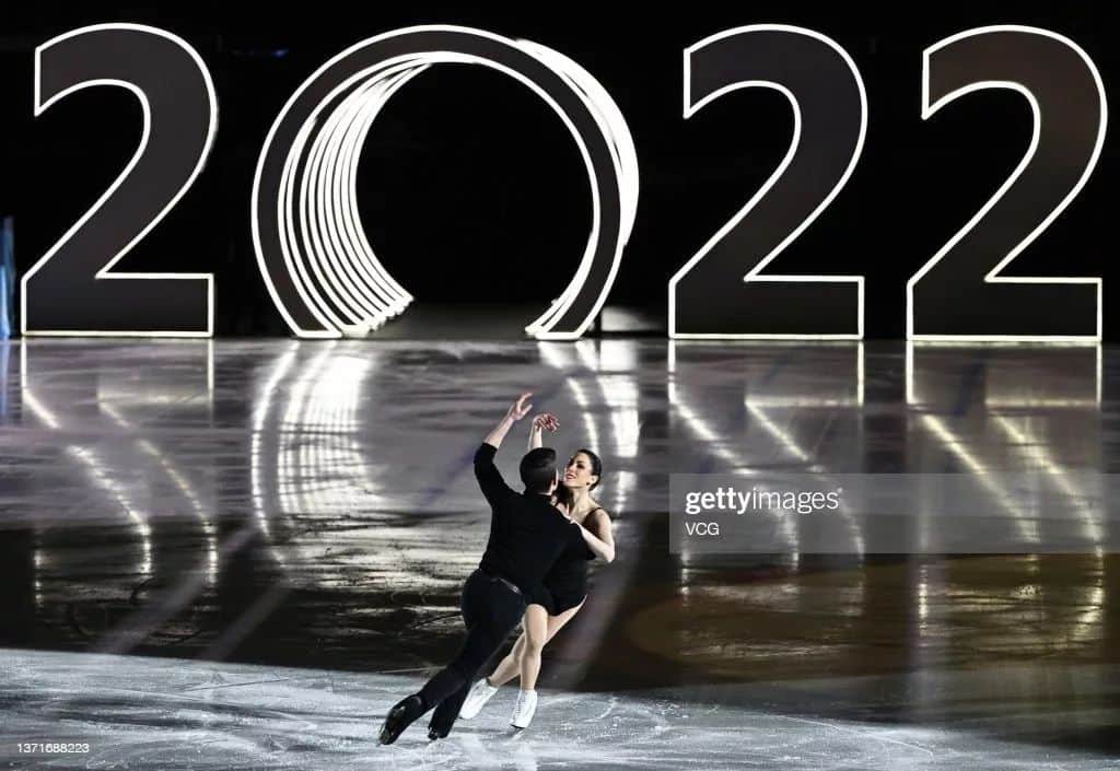 のインスタグラム：「Last time on the Olympic ice for the gala 😉😘 #beijing2022 #winterolympics #olympicgames #isufigureskating #isu #icedance #fiammeazzurre #poliziapenitenziaria #fisg4passion #conisocial #coni #italiateam🇮🇹  #guignardfabbri #jacksonultima #capitalindoorstadium」