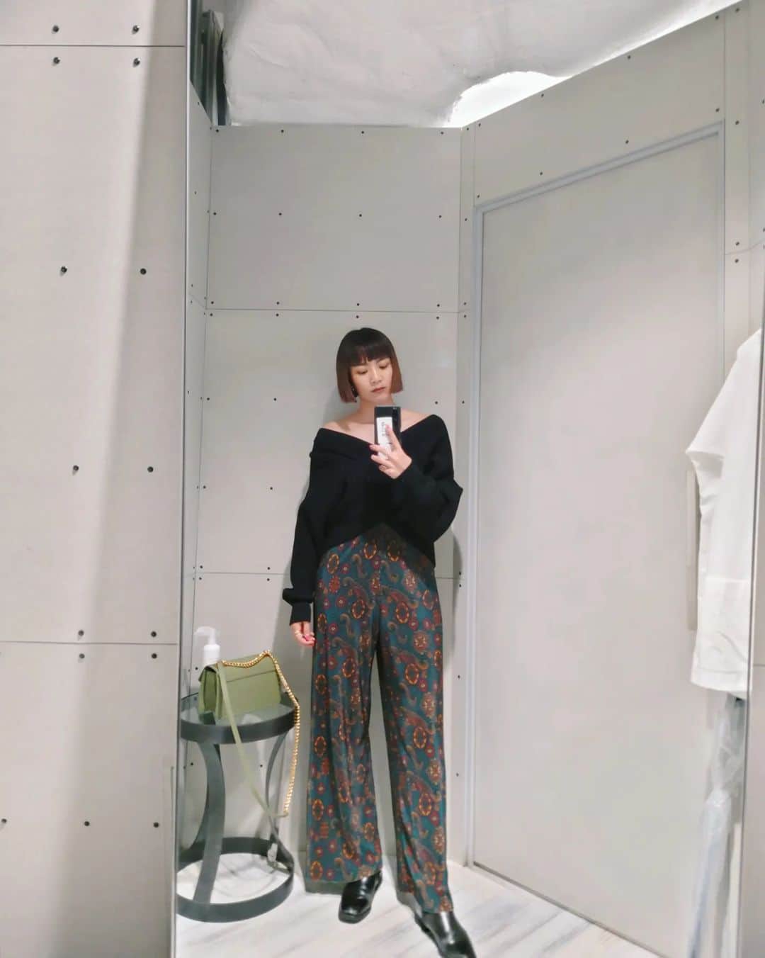 平アスカのインスタグラム：「今日のコーデ @un3d_official のクロスデザインニット間違いなくスタイルアップアイテムだねえ ついショート丈に目がいくなあ . ワンピとかシャツレイヤードとかもしたい🤔 . キャンペーンやってるみたいなのでぜひ♡ #UN3D2022SS  春のコーディネートプレゼントキャンペーンを開催🙌  応募方法はとっても簡単！ 期間中、3つをつけて投稿したら応募完了✔️  ーーーーーー－－－－－－ #UN3D2022SS @un3d_store  @un3d_official  ーーーーーー－－－－－－ 応募期間：2.18 FRI - 3.17 THU  ご応募いただいた中から抽選で3名様に 春のおすすめスタイリング一式をプレゼント致します。  投稿いただいた画像はUN3D.オフィシャルサイトにて ピックアップしてご紹介いたします。」