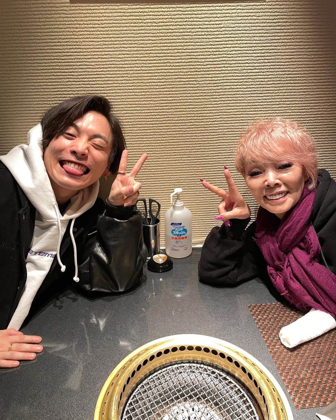 優里さんのインスタグラム写真 - (優里Instagram)「ナオコさんとご飯食べてきた✌️  @ken.naoko」2月20日 20時34分 - yuuri__music__official