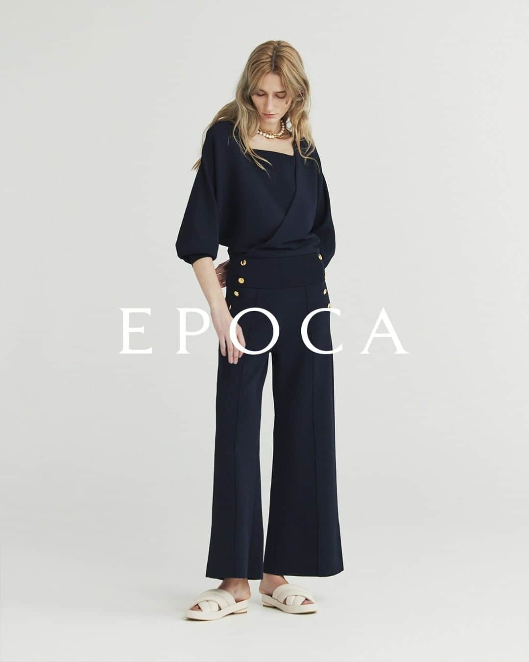EPOCAさんのインスタグラム写真 - (EPOCAInstagram)「IN STORE NOW  パールとチェーンのネックレスをレイヤード。  女性らしさと意志の強さを感じさせる、モダンなアクセサリー使いを楽しんで。  ________________________  La maglia cruise Campaign 2.16 wed - 3.8 tue ________________________  全国のエポカにて、その場で使えるポイントプレゼントキャンペーンを開催いたします。  詳しくは、プロフィール欄より公式オンラインストアNEWSをご覧ください。  #epoca #collection  #newcollection #2022ss #spring #summer #fashion #outfit #comfort #natural #modern #classical #feminine  #authenticity #エポカ #モダン #クラシカル #ナチュラル #フェミニン #大人コーデ #ニット #ニットコーデ #セットアップ #セットアップコーデ #パール #ネックレス #ワントーンコーデ #ジャンプスーツ #春コーデ」2月20日 21時26分 - epoca_official