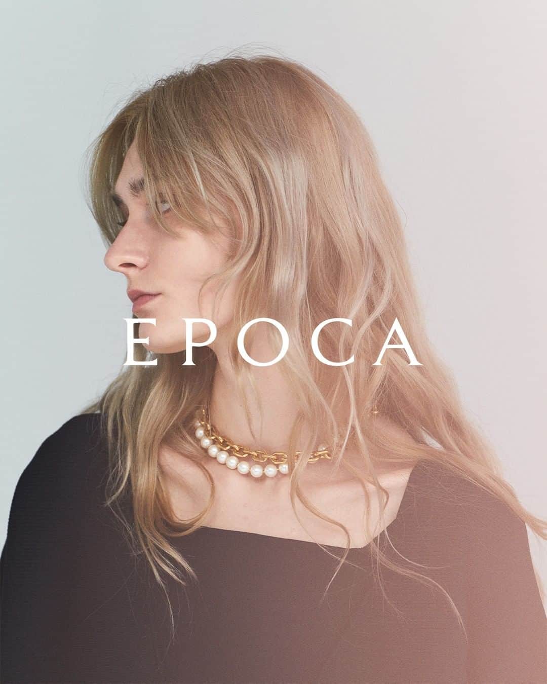 EPOCAさんのインスタグラム写真 - (EPOCAInstagram)「IN STORE NOW  パールとチェーンのネックレスをレイヤード。  女性らしさと意志の強さを感じさせる、モダンなアクセサリー使いを楽しんで。  ________________________  La maglia cruise Campaign 2.16 wed - 3.8 tue ________________________  全国のエポカにて、その場で使えるポイントプレゼントキャンペーンを開催いたします。  詳しくは、プロフィール欄より公式オンラインストアNEWSをご覧ください。  #epoca #collection  #newcollection #2022ss #spring #summer #fashion #outfit #comfort #natural #modern #classical #feminine  #authenticity #エポカ #モダン #クラシカル #ナチュラル #フェミニン #大人コーデ #ニット #ニットコーデ #セットアップ #セットアップコーデ #パール #ネックレス #ワントーンコーデ #ジャンプスーツ #春コーデ」2月20日 21時26分 - epoca_official