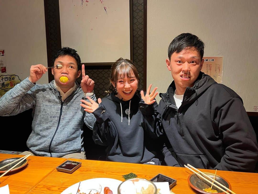 吉田有里さんのインスタグラム写真 - (吉田有里Instagram)「おはようございます☀️  昨日宮崎合宿が終わった後、ゴルフネットTVの撮影で、中西直人プロと植村啓太さんと食事しながらとても楽しいお話をする事ができました〜😊 2人ともとても優しくて明るく、ポジティブエネルギーが充満しているような方たちでした、、🍀笑 ・ 撮影は感染対策をしっかり行い、@24kusuehiro でやりました🔍⭐️ 放送日はまた後日お知らせします🙇‍♀️」2月21日 8時48分 - yuri_yoshida__