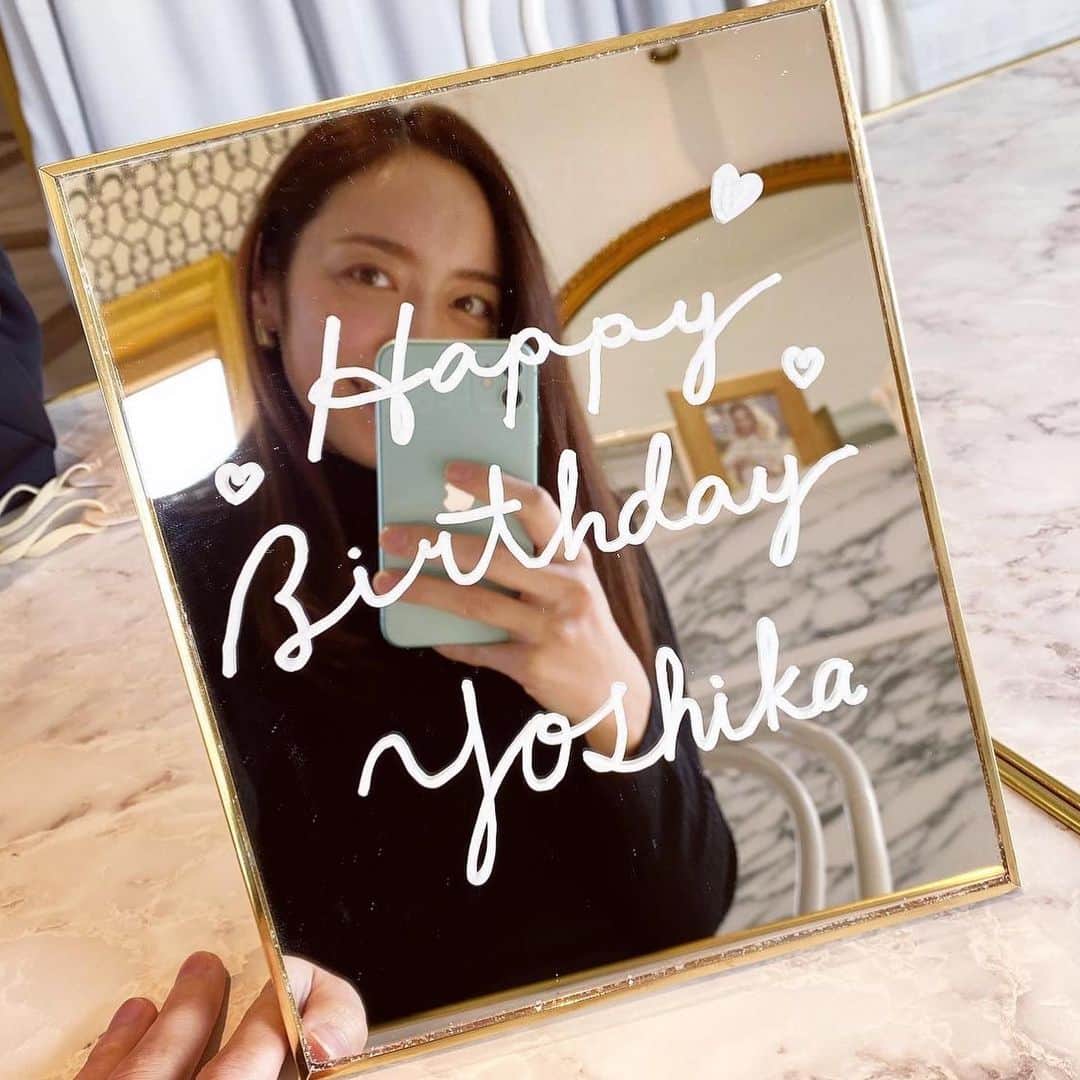 我謝レイラニのインスタグラム：「大好きな友達にお誕生日のお祝いしてもらったよ🎂 時間も忘れてたくさん喋ってた。1人昼寝してた人もいるけど‥そんな関係性も素敵でしょ🤣w #誕生日 #mybirthday #素敵で贅沢な空間だった♡ #みんなありがとう♡ これからも素敵に歳を重ねたい⁎ˇ◡︎ˇ⁎」