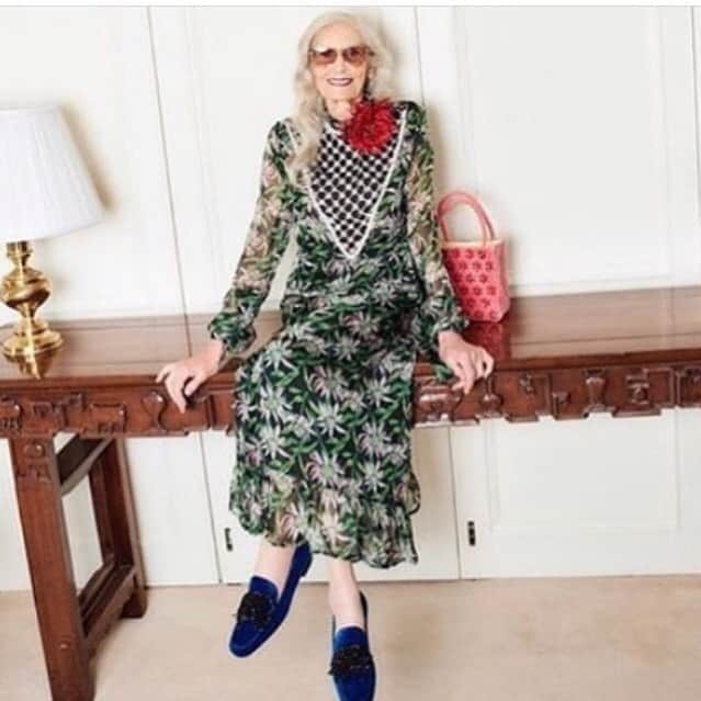 ダフネ・セルフのインスタグラム：「#tb @telegraphstella #stellamagazine  @models1  #fashion  #greyhair  #advancedstyle」