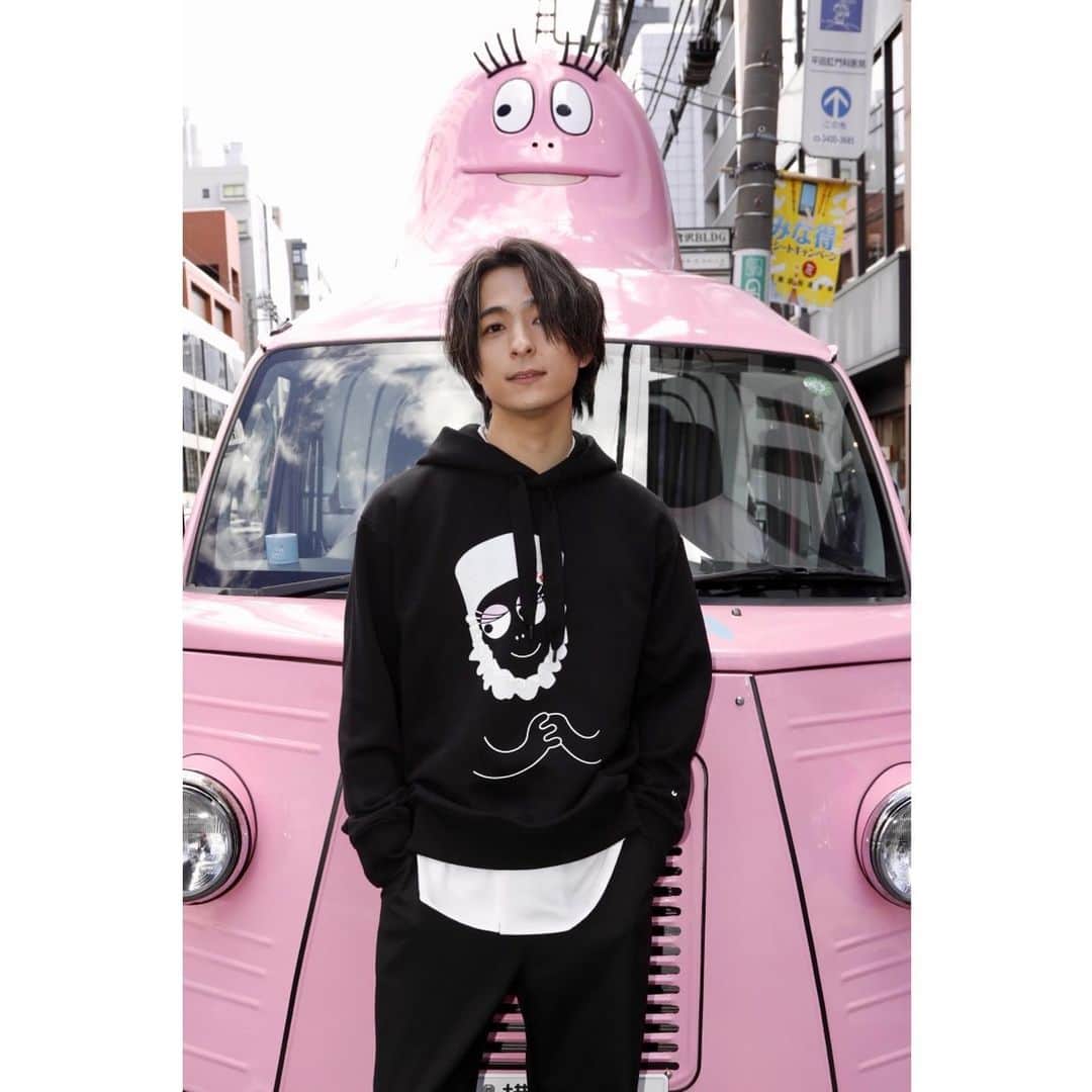 和田颯のインスタグラム：「. 太一くんと“BARBAPATOU”のアイテムを見に行ってきました😎  Patou 2022春夏コレクション & BARBAPAOTU POPUP STOREがオープン！ 2022年2月21日(月) - 3月8日(火)まで伊勢丹新宿店で開催中です。 BARBAPAOTUは伊勢丹新宿店で先行発売。 全国発売は2月26日から。  @patou @guillaumemarcdamienhenry    #patou #barbapatou #LesFillesEnPatou」
