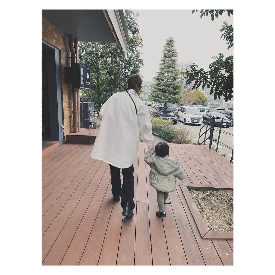野尻美穂のインスタグラム：「後ろ姿ってこうなってるのね🤔🌷」