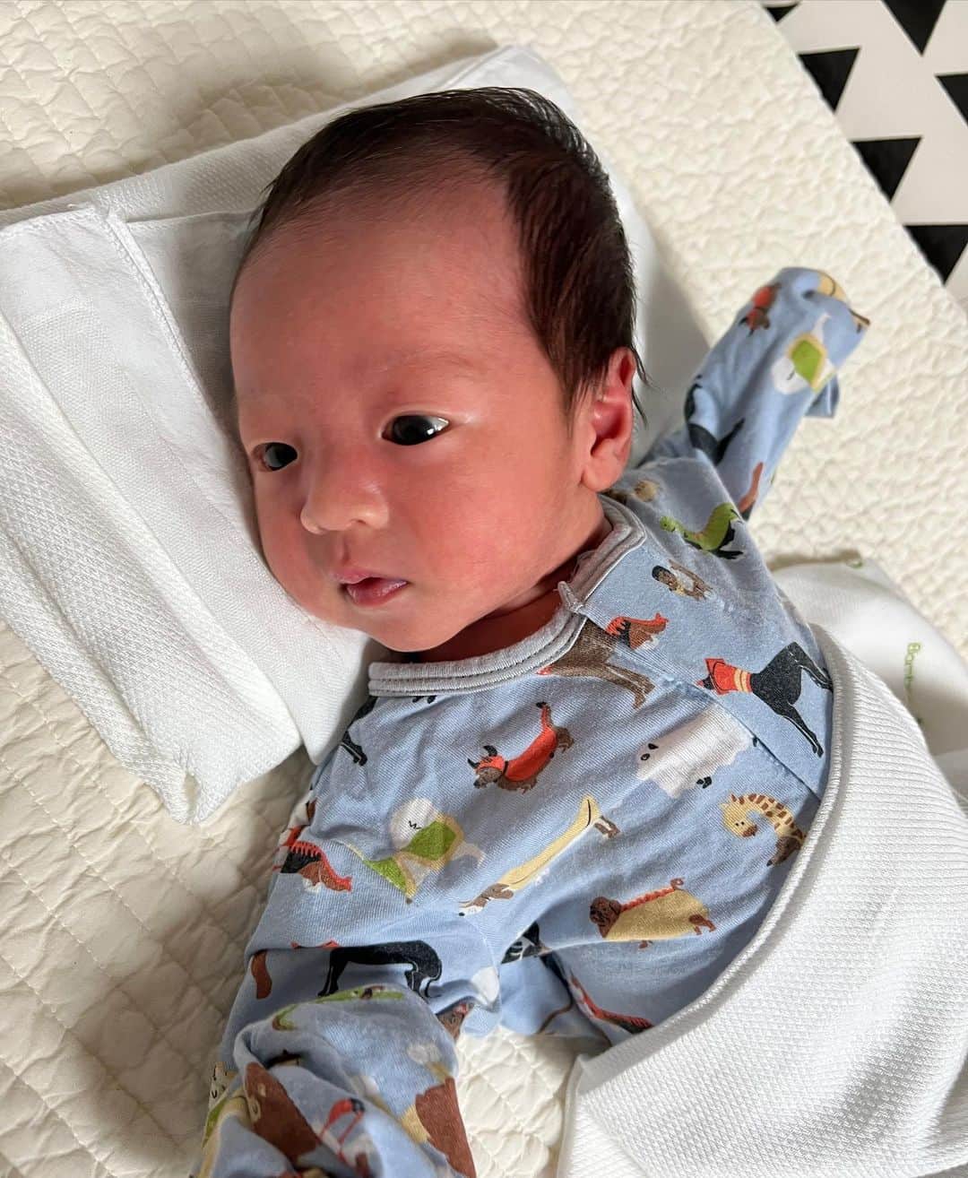 キム・ミヌさんのインスタグラム写真 - (キム・ミヌInstagram)「안녕하세용? 저는 김이안입니다👶🏻 벌써 인생 한달차🍼 잘때가 제일 이쁨🤍」2月21日 13時29分 - minwoo_10