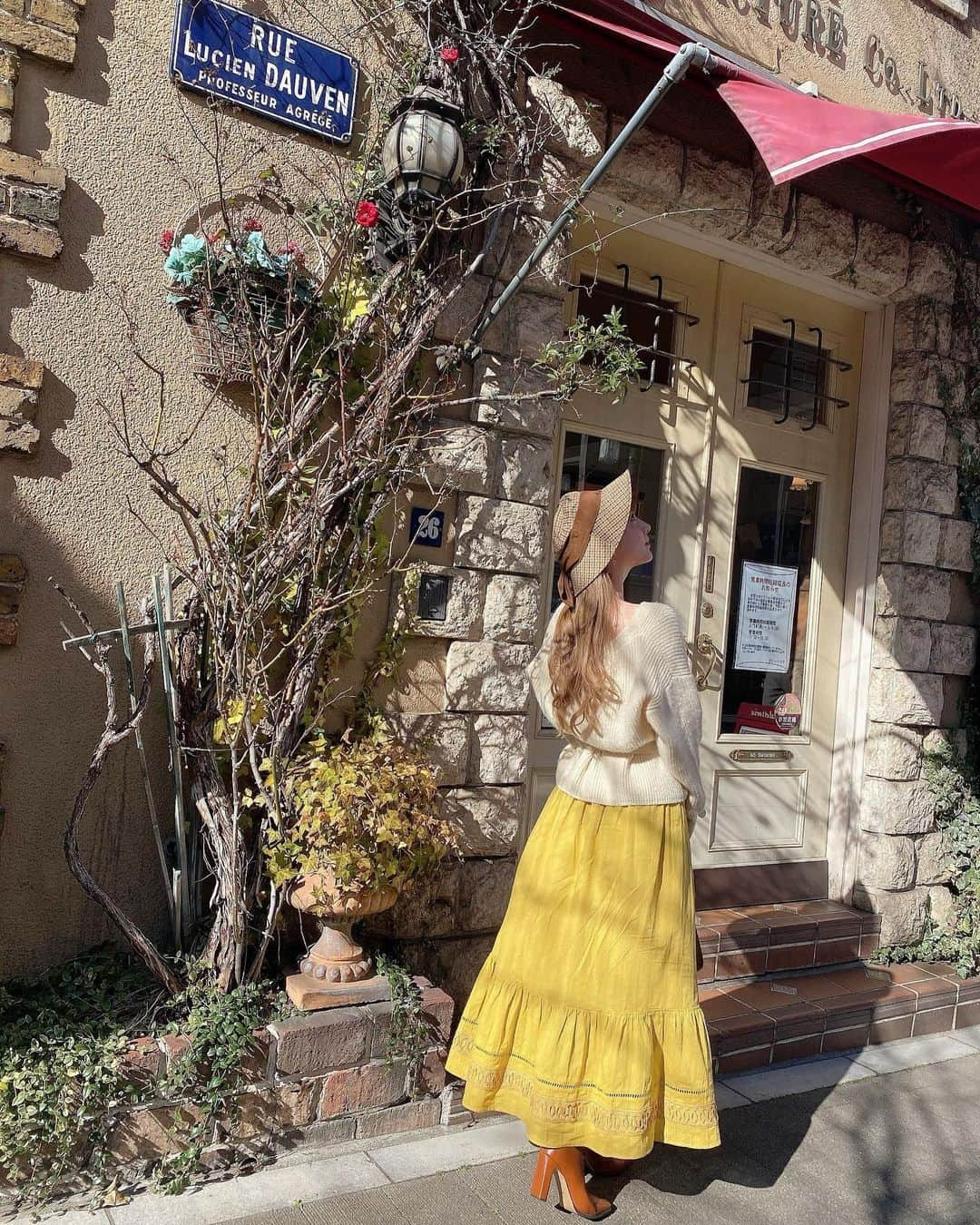 堀尾実咲さんのインスタグラム写真 - (堀尾実咲Instagram)「marie claireのお帽子お気に入り👒🤎  #galettoria #shibuyacafe #springfashion #redyazel #drwcys #acym #darich #marie claire #ガレットリア #渋谷カフェ #松濤カフェ #神泉カフェ #ガレット #クレープ #春コーデ」2月21日 20時42分 - misaki.horio