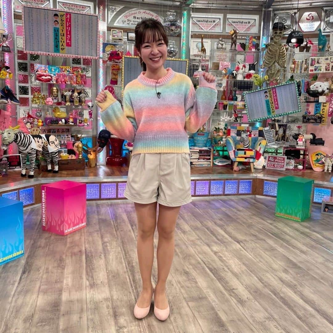 磯貝初奈さんのインスタグラム写真 - (磯貝初奈Instagram)「中京テレビ、今夜はオドぜひです！ 皆様ぜひ🙇‍♂️✨ この日の衣装は「MVの衣装にありそう」という話でメイクさん達と盛り上がりまして、一人でお手洗いの鏡の前で踊るなどしていました。笑 オドぜひはスタイリストさんが選んでくださる衣装も他の番組と違う雰囲気で楽しいです^^ ちゆきさん(@chiyukikoga )、いつもありがとうございます😊 #オドぜひ  #磯貝初奈」2月21日 21時24分 - hana_isogai