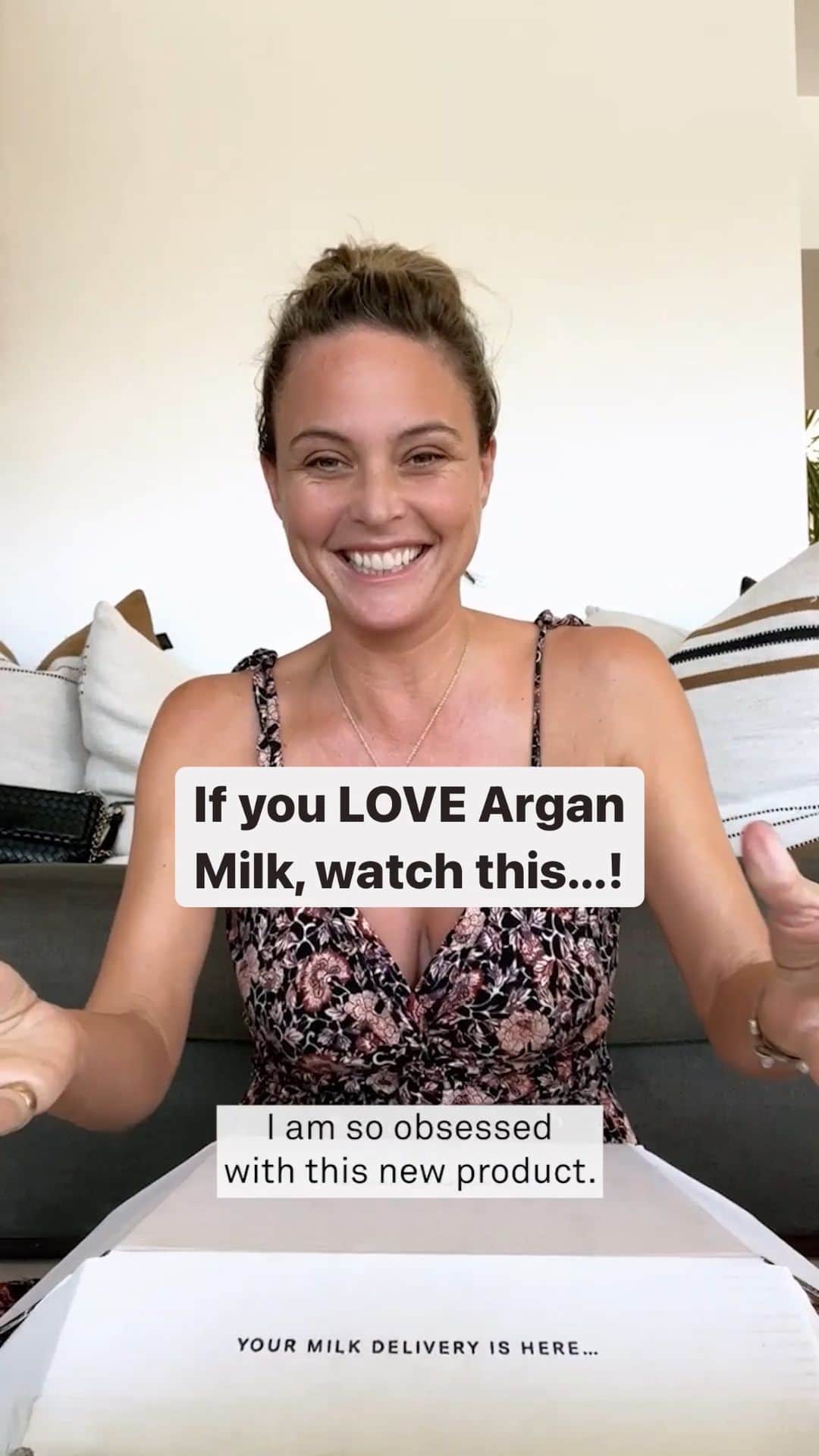 ジョジー・マランのインスタグラム：「Your milk delivery is here! For one day only, get a pair of head-to-toe milky super-sizes *plus* our brand new and TSV-exclusive, skin-PROTECTING Argan Milk. You can get it for 24 hours, only on QVC. ⏳  Catch Josie live at @qvc by checking our link in bio.」