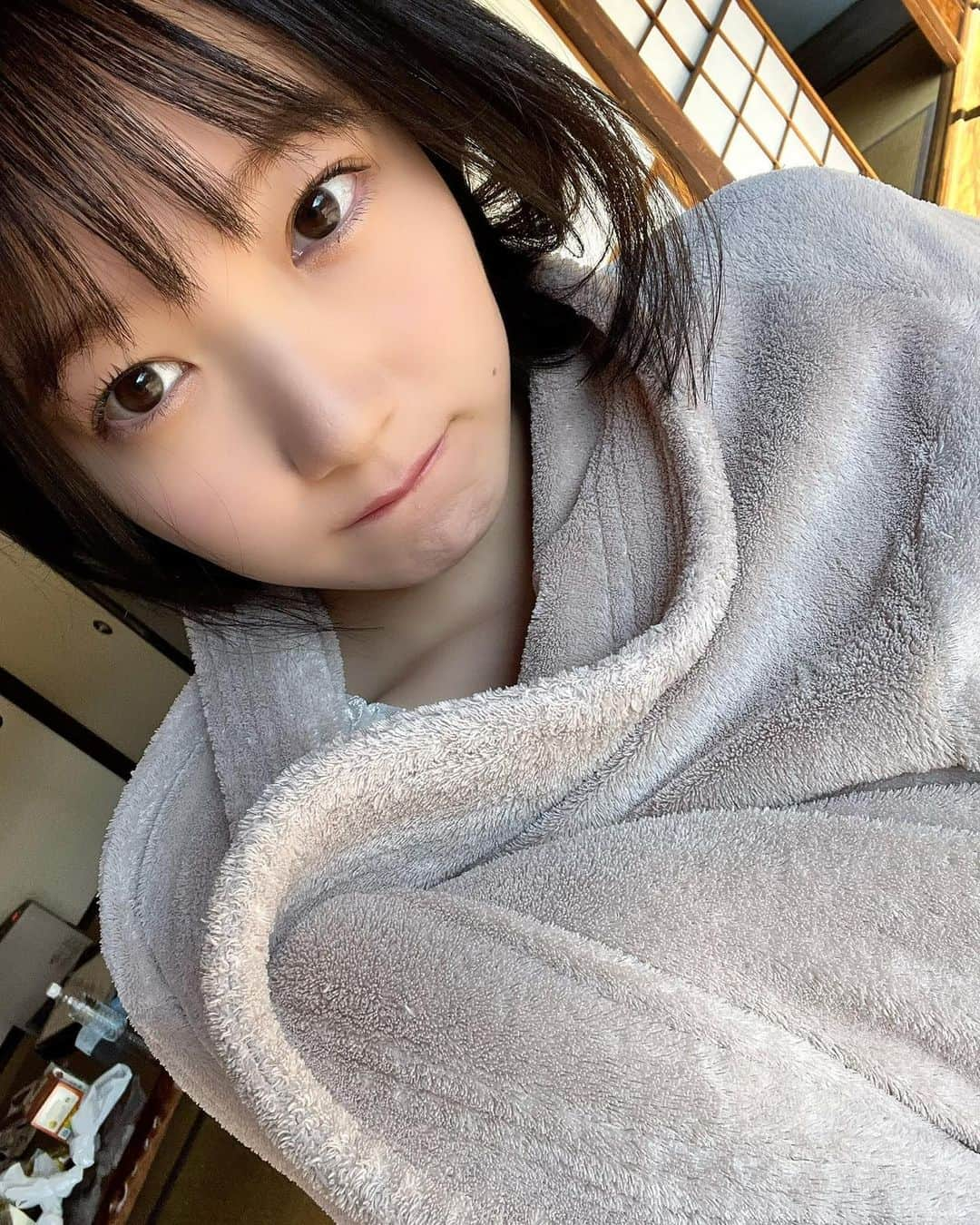 京佳さんのインスタグラム写真 - (京佳Instagram)「今日の顔です。  今日はグラビアン魂の撮影でした。 3月15日日刊SPA!にてご覧ください♪  本当にグラビアは楽しいお仕事です。 愛を持って出来るお仕事です。 改めて、大好きだなぁと心から思いました。 グラビアを退くのがとても切ないです。  次へ行くためのステップアップ。 何事も、始まりがあって、終わりがある。 そしてまた次へ。と どの世界でも、このサイクルは変わりませんね。  そして、、 写真集『FRONTERA』発売まであと11日 私の集大成を見ていただければと思います。  #京佳　#プロフェッショナルロリ巨乳 #japanesegirl #gravure #sexy #asiansexy  #asiangirls 　#大胸　#下着　#sexyhot #selfie #girlsday #内衣　#粉我　#portrait #泳衣 #」2月21日 23時51分 - kyouka_1202