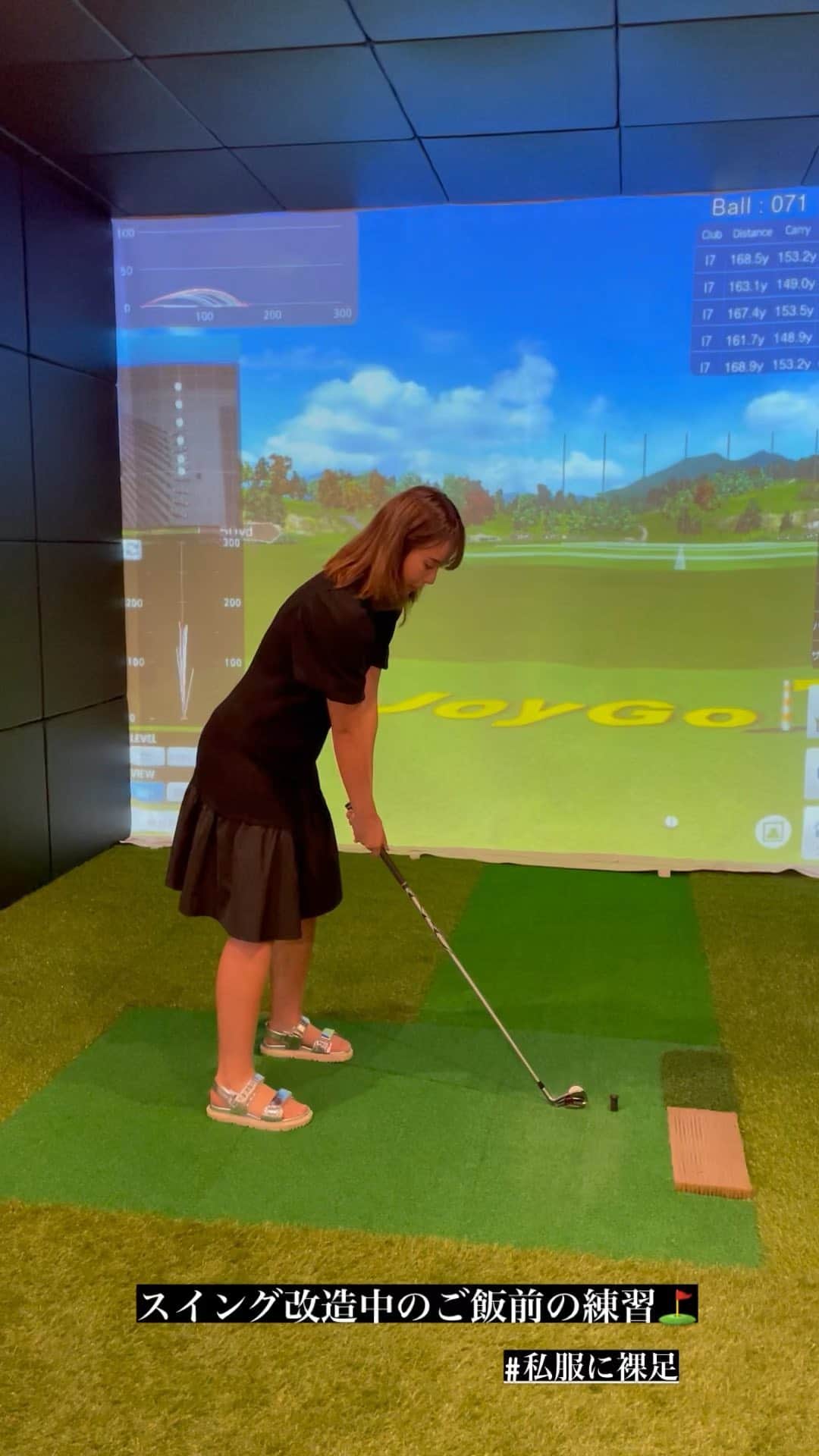 原田怜奈のインスタグラム：「スイング改造4日目の 夜ご飯行く前の練習です⛳️✨🙋🏾‍♀️  練習では 理想に近い動きができるのに コースにいくと まだまだできません。 コツコツ、、、。 . . . #ラウンド #女子ゴルフ」