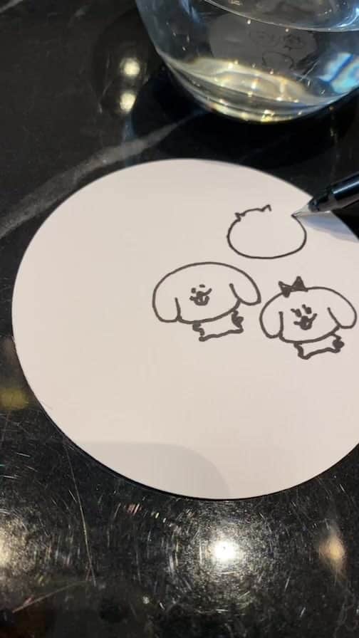 pantoviscoのインスタグラム：「「コースターにイラスト」 2022年2月22日 紙、ペン、グラス」