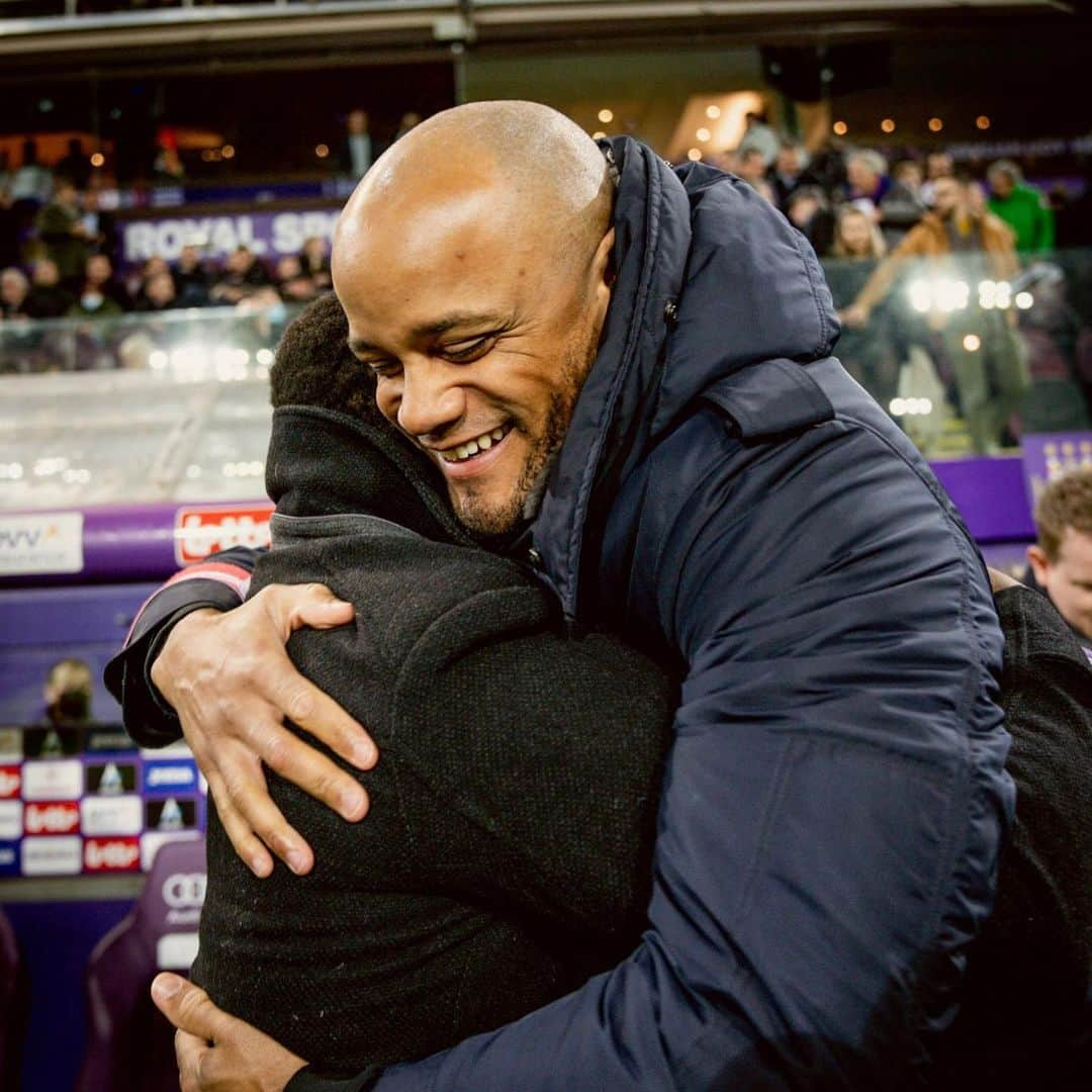 ヴァンサン・コンパニさんのインスタグラム写真 - (ヴァンサン・コンパニInstagram)「One of @rscanderlecht ‘s kindest and most talented. Good to see you Aruna. 👊🏾」2月22日 4時22分 - vincentkompany