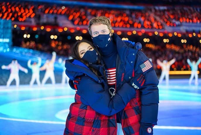 マディソン・チョックさんのインスタグラム写真 - (マディソン・チョックInstagram)「Last day in Beijing!! 🇺🇸🇨🇳 💙💛🖤💚❤️  #madisonchock #evanbates #chockbates #figureskating #icedance #olympics #winterolympics #beijing2022 #teamusa #usfigureskating #closingceremony #iceacademyofmontreal」2月22日 5時38分 - chockolate02