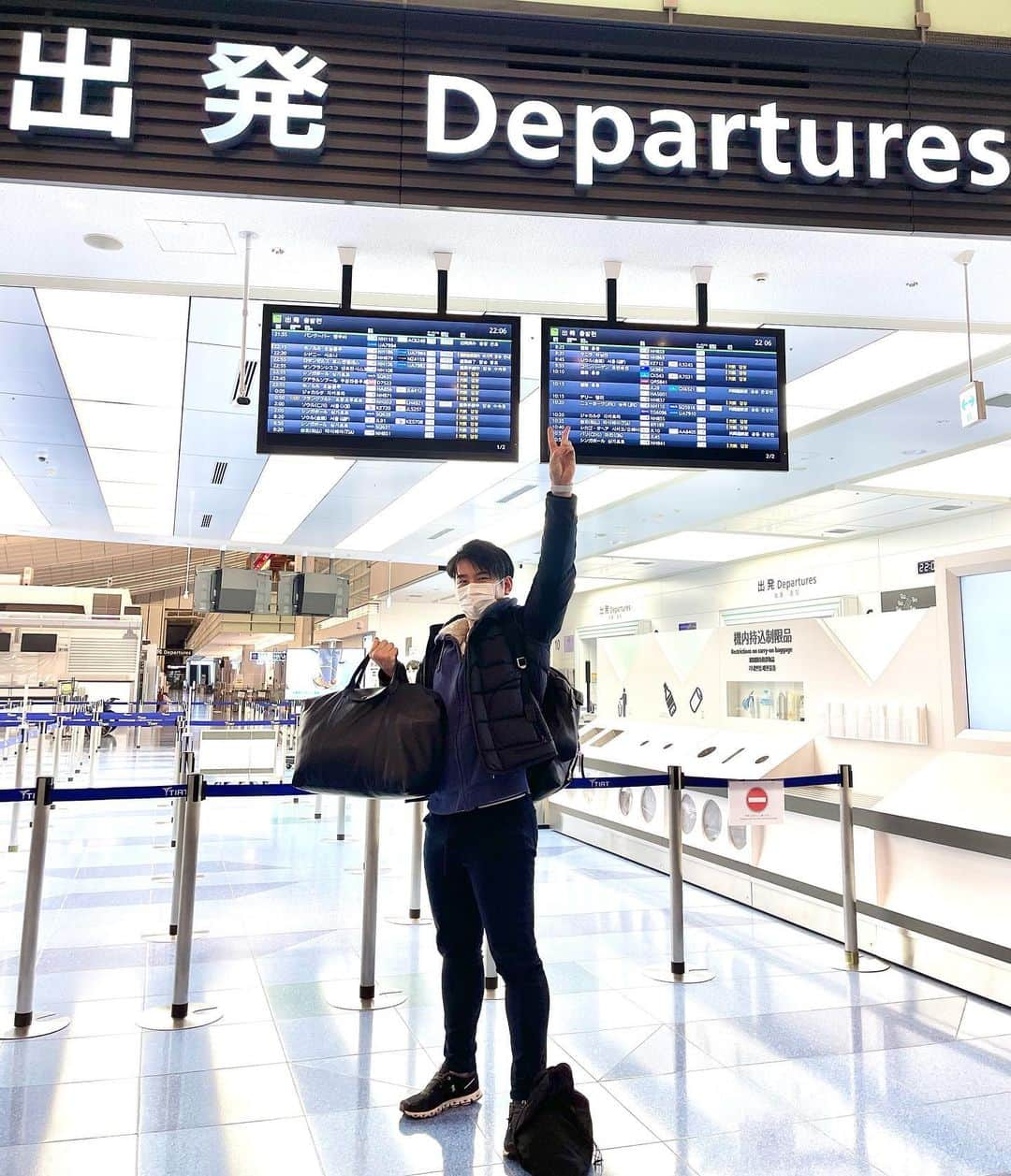 福田太郎さんのインスタグラム写真 - (福田太郎Instagram)「🇺🇸⚾️🏟 アメリカに行ってきます✈️ しばらくの間、お休みを頂き メジャーリーグを勉強してきます！ ⠀ 2023年、ファイターズが世界に誇る 『夢のボールパーク』がオープンします。 野球人として、北海道民として楽しみなのはもちろん！ みんなでワクワク出来る予感がしています。 世界に開ける、チャンスも待っているはず。 ⠀ だからこそ、その魅力の伝え手として、 一緒に盛り上げていける存在になりたい！ そのためには、自分を成長させてくれる 学びが必要！と強く感じ、決断しました。 ⠀ こんな世の中だけど、だからこそ。 みんなが心の底から、思いっ切り笑い合えて 素敵な輪が広がる、とびきり楽しい未来を信じて。 ⠀ 応援してくださる全ての方への感謝の気持ちと、 Have fun!のマインドを胸に、行ってきます🔥🙋‍♂️ ⠀ #福田太郎 #アメリカ #メジャーリーグ #野球 #TAROFUKUDA #USA #MLB #baseball #北海道日本ハムファイターズ #ボールパーク ⠀ Special thanks to... @fighters_official @shinjo.freedom @yuki____saito @mlbjapan @kenshi.02 @kouhiraiwa @presence_aoyama  @ryoshinkawa @washwizardsjp @lshinoda93  @tokusan_no.0_appare @harty.freedom @my.s_glove  @josemota05 @nomura_saya @mr.soybean_aoki  @htb_ichimoni @htb_6ch @htb_fffff @htb_yurifukunaga  @yoshidagakusei @daido_takaishi @fukucha0253_kobu」2月22日 10時13分 - htb_tarofukuda