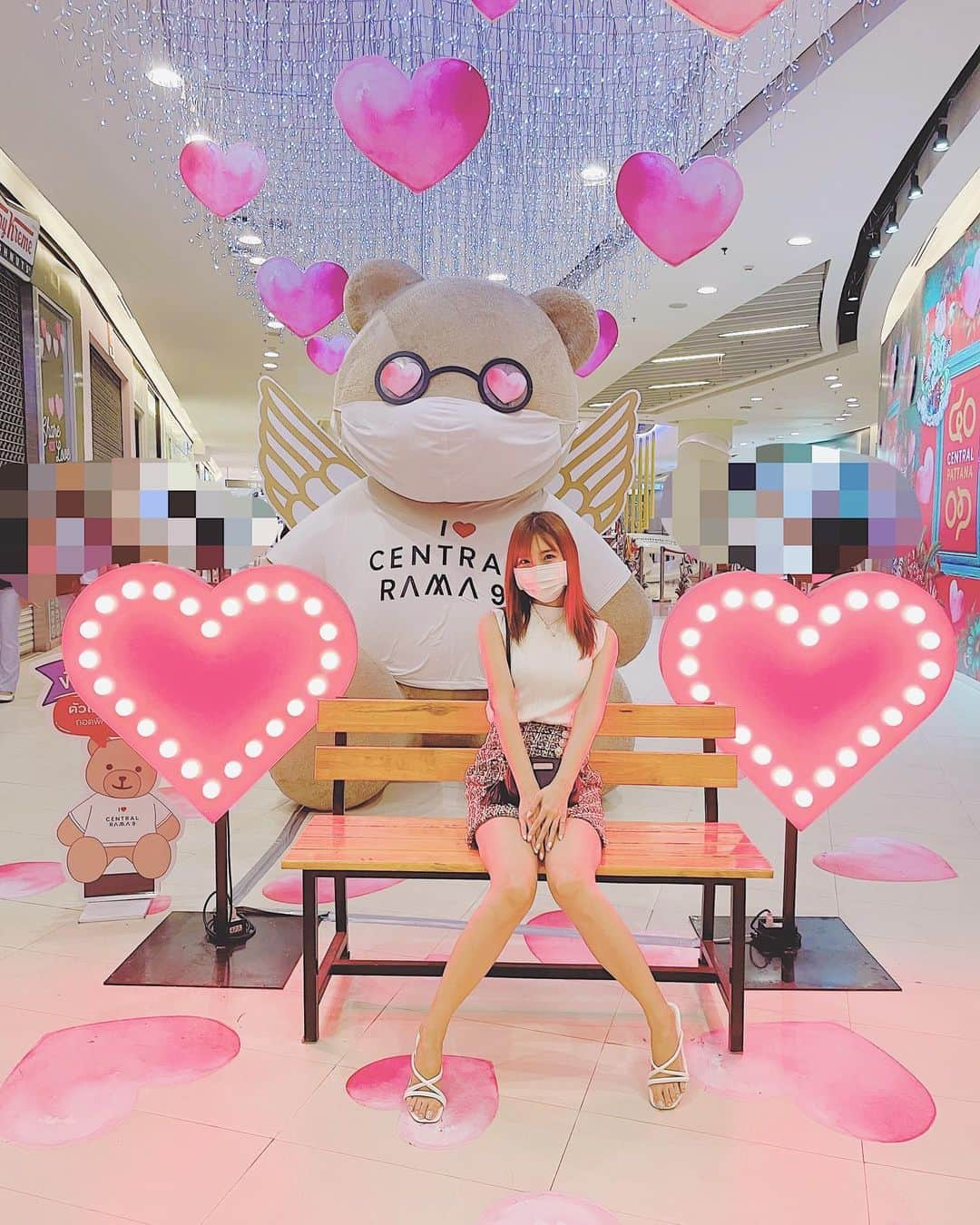 みまるのインスタグラム：「くまさんに遭遇🧸💖🕶✨💕  #みまる #干物女 #タイ #🇹🇭 #海外移住 #バンコク #バンコク生活 #bangkok #bkk #thailand #thai #海外 #海外生活  #海外旅行  #ナチュラルライフ #自由人 #酒好き #tiktoker #youtuber #mimaru #干物妹みまる#バンコク情報 #すっぴん #joddfairs #ラマ9 #セントラルプラザグランドラマ９ #centralplaza #เซ็นทรัลพระราม9 #ジョッドフェアーズ」