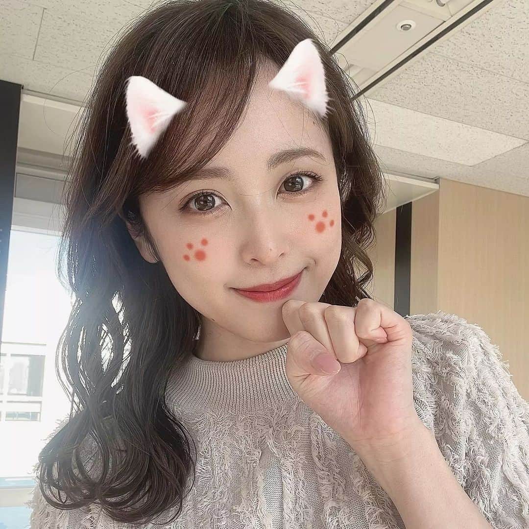 のインスタグラム：「. 久慈ネコ😺  #久慈暁子 #可愛い #カワイイ #漂亮 #猫の日 #222」