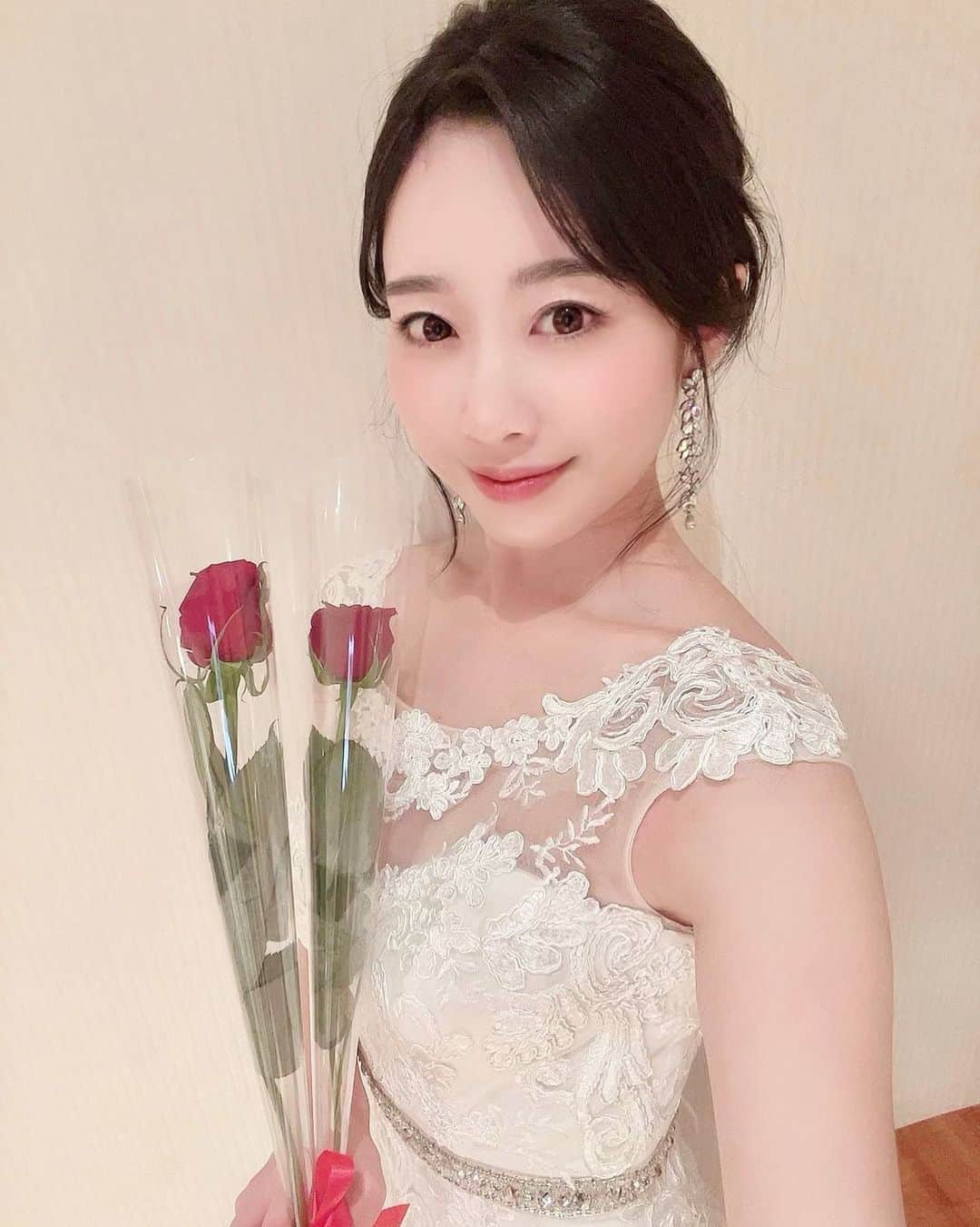 sakiのインスタグラム：「VALENTINE2022ありがとうございました🌹 総合10位とっても嬉しかったです🥺💗  #17Live #VALENTINE #rose #ライブ配信 #イチナナ」