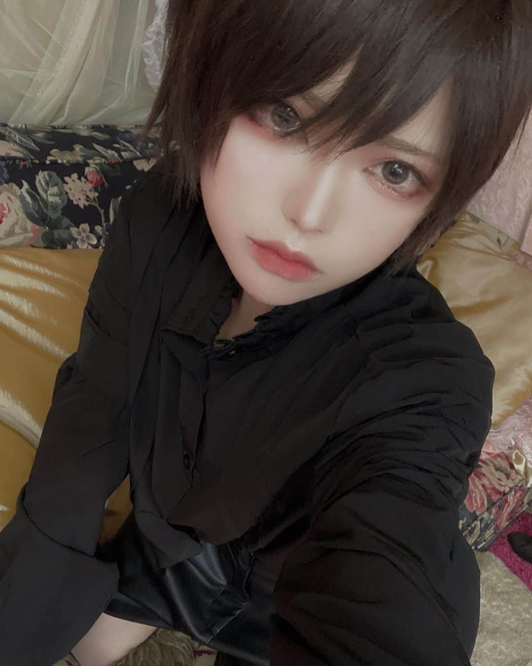 松竹ねじめのインスタグラム：「黒ショタ #男装 #男装レイヤー #コスプレ #コスプレイヤー #cosplay #cosplayer #cos」