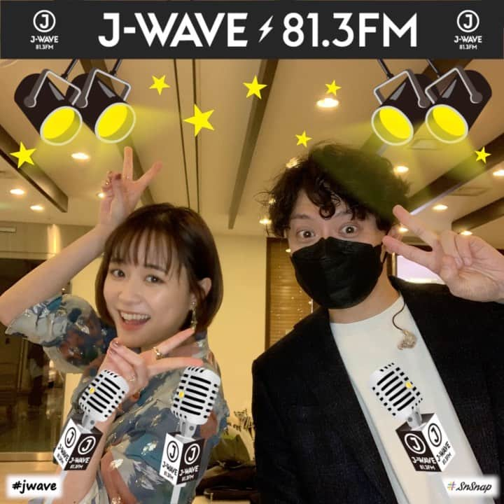 小名川高弘のインスタグラム：「今日は久しぶりに、さくちゃんとJwaveから生配信番組でした✨ 後日Jwaveの番組内でも聴けるみたいなのでお楽しみください！歌とピアノでお届けしました♪  直前に緊張してるさくちゃんの顔みて、僕はむしろ緊張ほぐれました😋楽しいひと時でした✨  #大原櫻子 #jwave #keyboardist #音楽プロデュース」