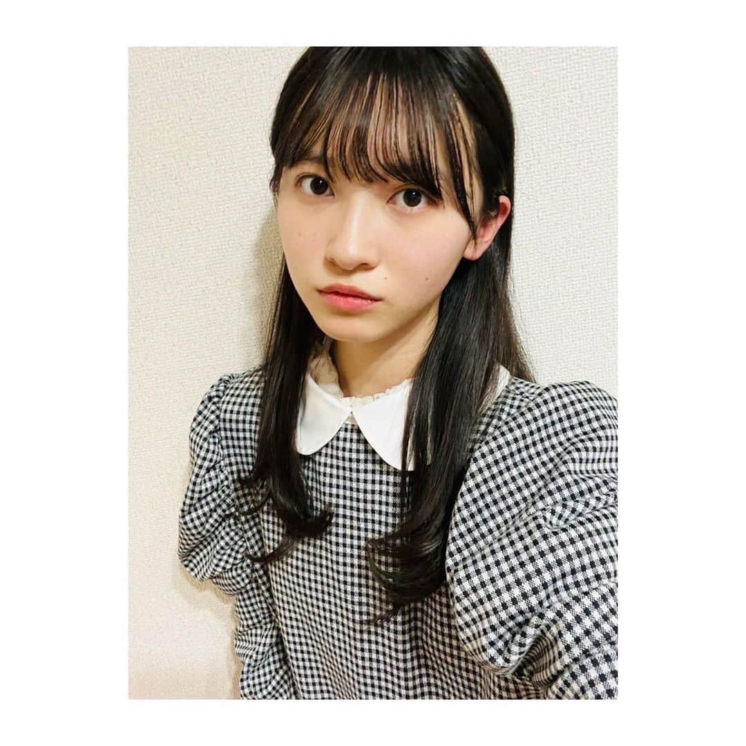 桧山ありすさんのインスタグラム写真 - (桧山ありすInstagram)「いつかの自撮り☻  明日は学校がお休み!! だから今日の夜は久々に夜更かししようかな👍🏻  そして猫の日🐈‍⬛の今日の朝！ 学校に行こうとして玄関開けたら、家の庭にネコちゃんの足あとがありました😳 朝から癒された〜♡  #桧山ありす #alice #jc2 #07 #14歳 #猫の日 #にゃんにゃんの日」2月22日 17時35分 - alice.hiyama