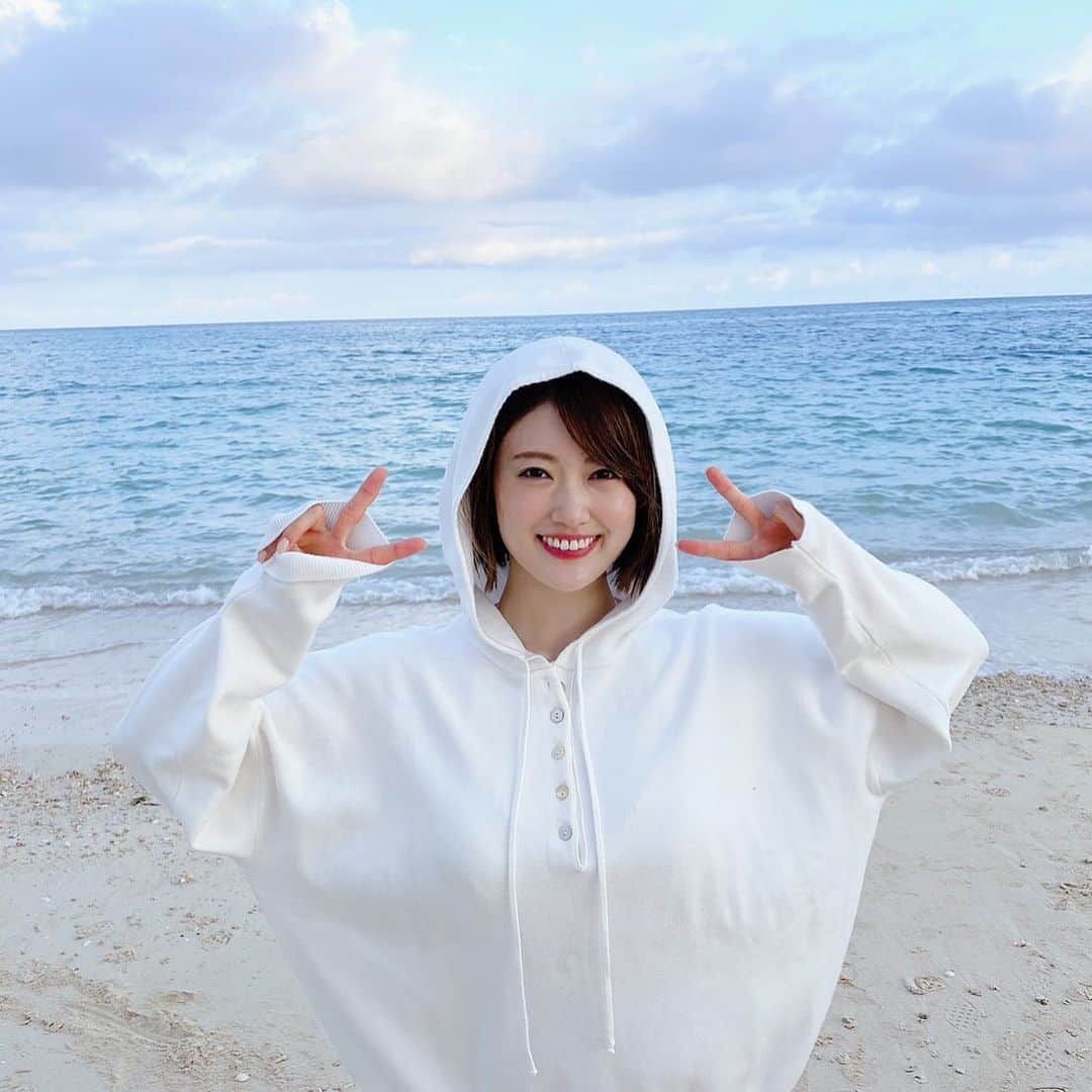 のインスタグラム：「2022年2月22日の今日はWピースのちまを💕  そして今日は乃木坂46の日。 昨日のクイズはみなさん全問クリアできましたか？😏💟  正解できた方もできなかった方も、 2022年はもっともっともーっと 乃木坂46と樋口日奈を知ってね🥺❤️  #乃木坂46の日#ちまちゃれ @higuchi_hina_official  #樋口日奈1st写真集 #樋口日奈  #乃木坂46 #ひなちま #ひなちまってました #今日は何ちま」