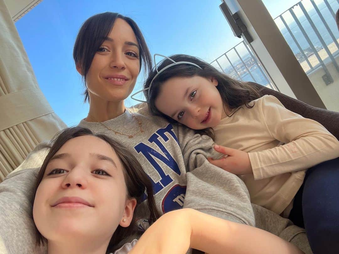 アンナ・オルティス（イニエスタの妻）のインスタグラム：「Día de chicas! 🤍✨  女子会！🤍✨」
