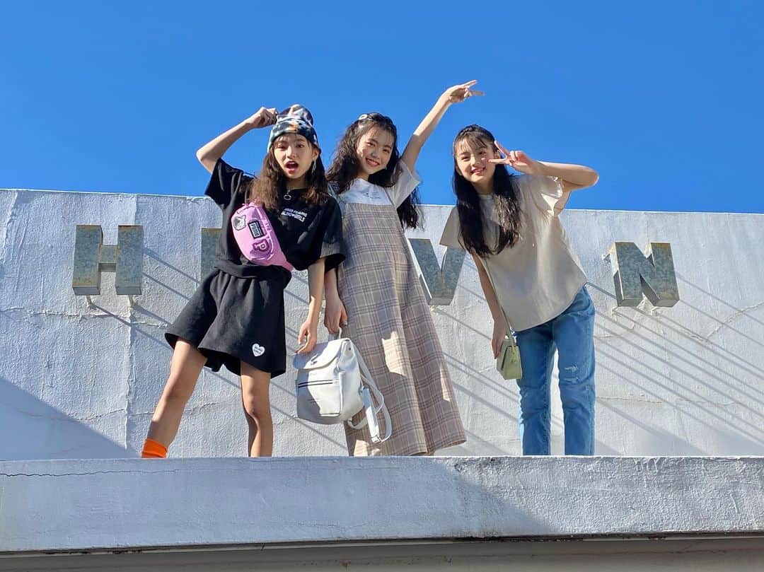 ニコ☆プチのインスタグラム：「☀️☀️☀️ . お天気さいこーっっ😆💞💞 . #具志川莉央 #小松崎ふたば #竹下優名 #ニコプチ #プチモ」