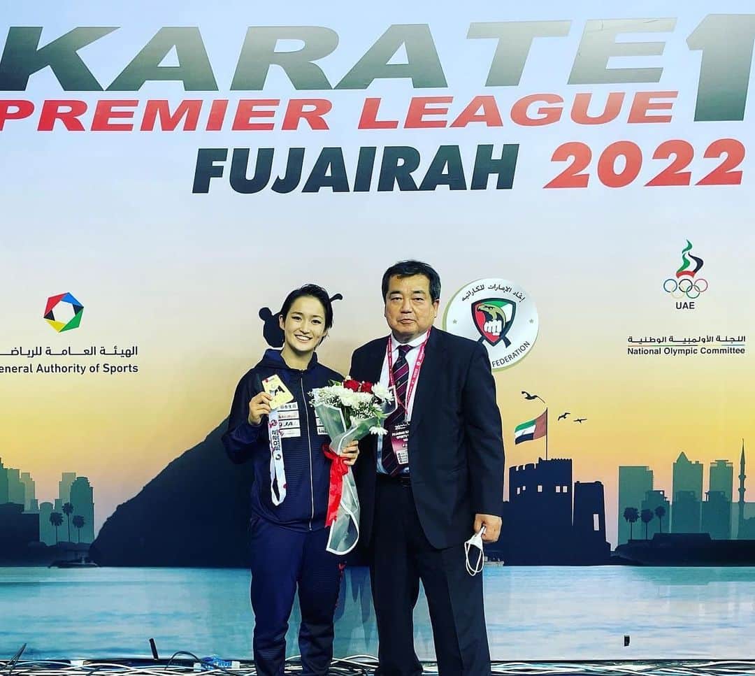 清水希容さんのインスタグラム写真 - (清水希容Instagram)「Gold🥇at UAE 🇦🇪 Premier League   As it has been some time since my last win, words cannot express the moment when I received my gold medal.   I was very, very happy.  I was also very nervous since it has been almost 2 years since my last international competition. The competition rules have changed since the Olympics as well, as we reverted back to the bracket system while keeping the point system to determine the winner of each round.   I will cherish this moment and be grateful for my win, and will continue to work hard and continue moving forward.  Thank you so much.  UAE🇦🇪PL  優勝することができました。  ここ最近は、優勝から遠のいていたので、 金メダルを貰えた時は、なんとも言えない気持ちでした。  とても、とても、嬉しかったです。  海外での試合も2年ぶりということもあり、緊張感がありました。 ルールも変わり、点数制ではありますが、対戦形式での試合でした。  今回の喜びをしっかり噛み締め、この優勝に感謝して、また精一杯精進していきたいと思います。  ありがとうございました。  #karate#female#kata#UAE#premierleague#karate1#thankyou#happy」2月22日 19時55分 - kiyou_1