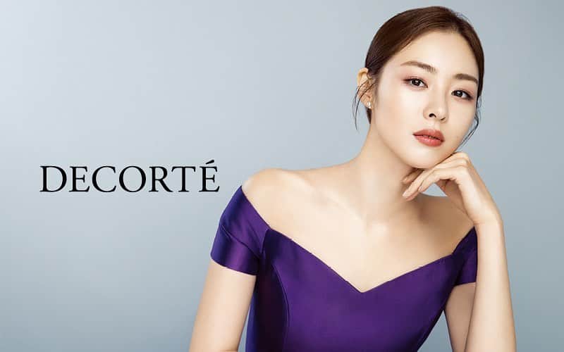 イ・ヨニのインスタグラム：「💜 @decortekr  #데코르테 #이연희 . . Photo @photokyj80  Makeup @seoulbase  hair @kimrione  Styling @stylist_eel」