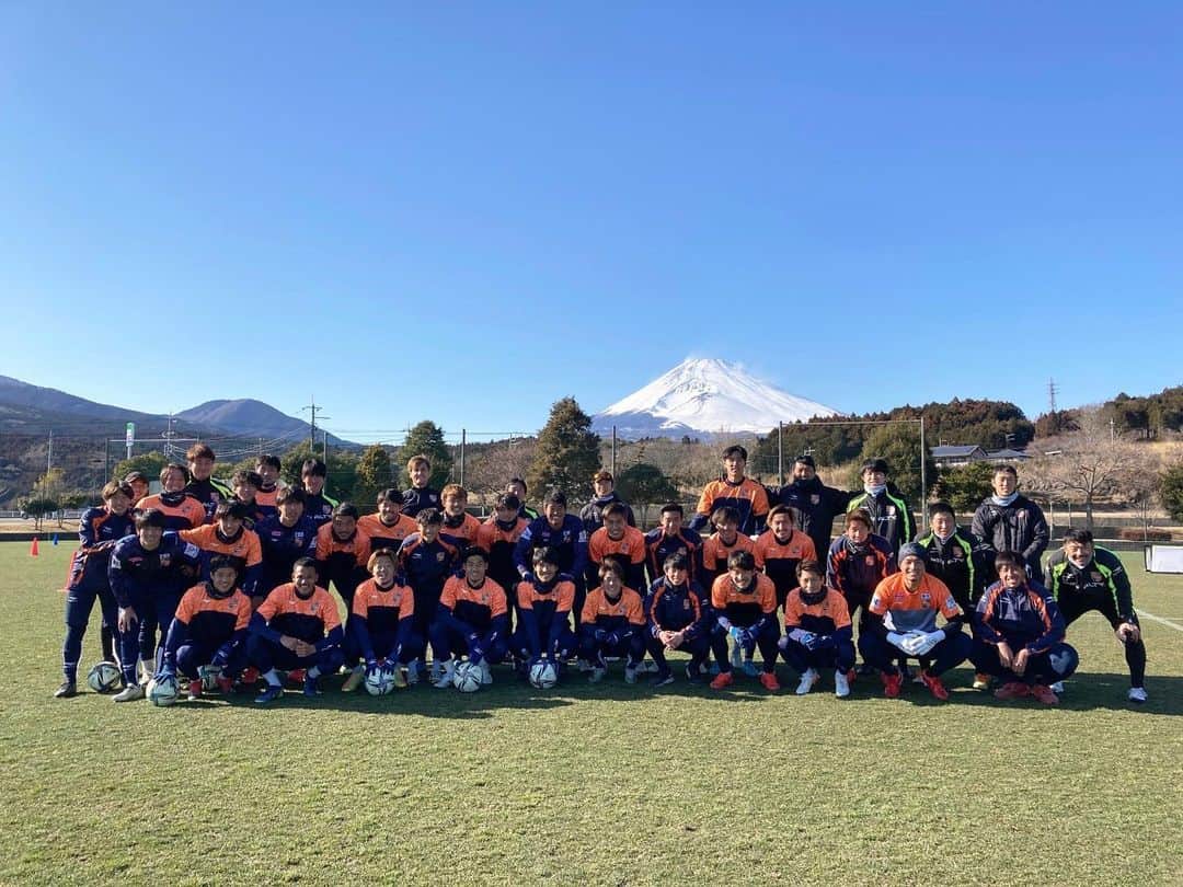 のインスタグラム：「24日間のキャンプが終わりました！ 開幕に向けてまた頑張ります！」