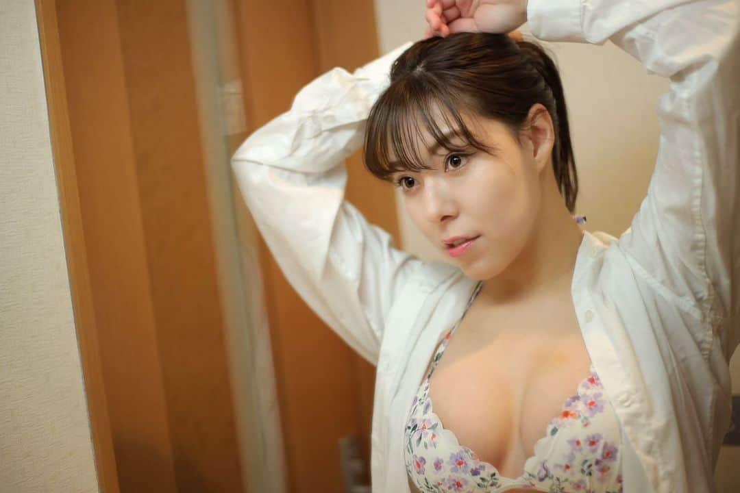 西村ケリーのインスタグラム：「おはよう☀ GM☀️ Buenos dias☀️☀️  #fyp #foryou #parati #sigueme #추천　 #japan #gravureidol  #bikinimodel #boobs  #shooting  #비키니 #ropadebaño #泳衣 #偶像 #ไอดอล #ชุดว่ายน้ำ #swimwear #bikinibod #bikinishoot  #性感的 #萌 #模特  #수영복 #섹시 #귀여워  #เซ็กซี่ #น่ารัก #peruvian 　#あざとい　#水着」