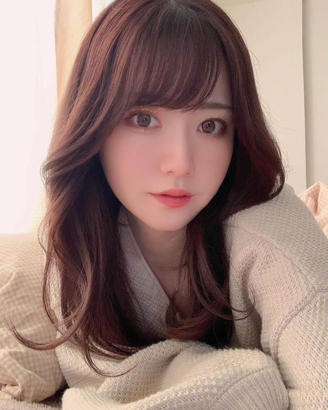 美女美容事情さんのインスタグラム写真 - (美女美容事情Instagram)「《お家時間🏠🧡》⁠⠀ *⠀⠀⠀⠀⠀⠀⁠⠀⁠⠀⁠⠀⁠⠀⁠⠀ 今回ご紹介させて頂きますのは!!👀❤️⁠⠀⁠⠀⁠⠀⁠⠀⁠⠀ 麦さん<@mugi_oss> の素敵なお写真📸⠀⁠⠀⁠⠀⁠⠀ *⠀⁠⠀ 可愛すぎてドキッとしますね😍💘⠀ 透明感があり癒されます💛✨⠀ *⠀⁠⠀⁠⠀⁠⠀⁠⠀⁠⠀ 麦さん<@mugi_oss> 素敵な投稿をありがとうございました☺️📸✨⠀⁠⠀ 麦さんのアカウントには他にも素晴らしい投稿が沢山ありますので是非覗いてみてくださいね💁‍♀️💙⁠ ⁠⠀ ⠀⠀⁠⠀⁠⠀⁠⠀⁠⠀ △▼△▼△▼△▼△▼△▼△▼△▼△▼ ⁠⠀⁠⠀⁠⠀⁠⠀ ❤️🧡💛「ビジョビ (美女美容事情)」💚💙💜⠀⠀⠀⠀⠀⠀⠀⠀⠀⠀⠀⠀⠀⠀⁠⠀⁠⠀⁠⠀⁠⠀⁠⠀⁠⠀ 👇掲載ご希望の方は👇⠀⠀⠀⠀⠀⠀⠀⠀⠀⠀⠀⠀⠀⠀⠀⁠⠀⁠⠀⁠⠀⁠⠀⁠⠀⁠⠀ @b_b_j.jタグ付けと🖤 #ビジョビ ⁠⠀⁠⠀ 🖤タグ付けお願いします⠀⠀⠀⠀⠀⠀⠀⠀⠀⠀⠀⠀⠀⠀⠀⁠⠀⁠⠀⁠⠀⁠⠀⁠⠀⁠⠀ △▼△▼△▼△▼△▼△▼△▼△▼△▼ ⁠⠀⁠⠀ #美人#美女#お家時間#美活⠀ #モテ髪#透明感#前髪#清楚⠀ #インスタ美人#インスタ美女」2月23日 17時04分 - b_b_j.j