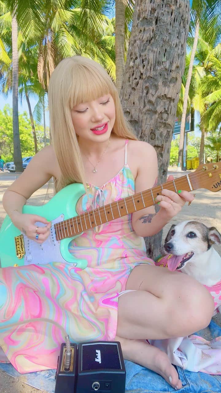 のインスタグラム：「ปลิวววไปอยู่ริมทะเล🏖 @musicplant_officialstore 💖」