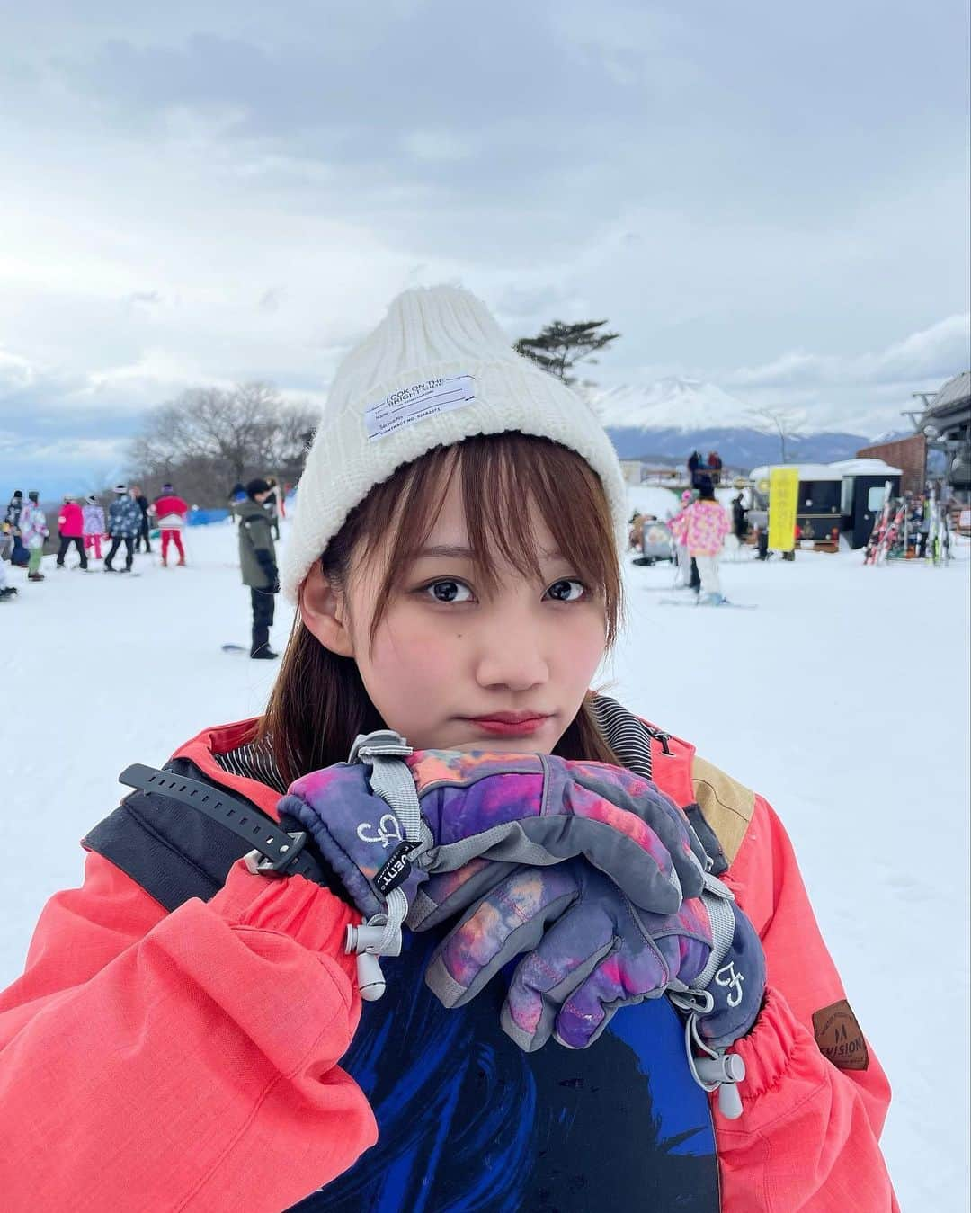 保﨑麗さんのインスタグラム写真 - (保﨑麗Instagram)「先日初めてスノボデビューしてきた⛄️  コケまくった後だからボサボサ🤣  初めてだったけど結構滑れた！！ けど次の日筋肉痛やばすぎた🤣」2月23日 17時43分 - hozaki_rei