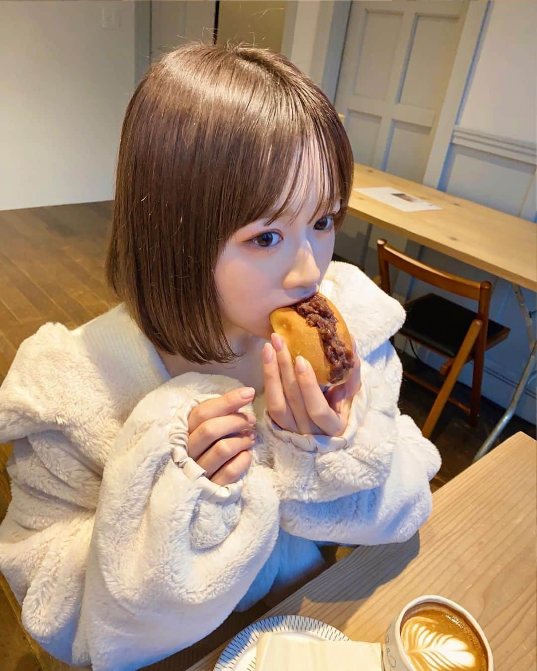 美女美容事情さんのインスタグラム写真 - (美女美容事情Instagram)「《休日はカフェでゆっくり☕️🍰》⁠⠀ *⠀⠀⠀⠀⠀⠀⁠⠀⁠⠀⁠⠀⁠⠀⁠⠀ 今回ご紹介させて頂きますのは!!👀❤️⁠⠀⁠⠀⁠⠀⁠⠀⁠⠀ 森下愛里沙さん<@mini.ari> の素敵なお写真📸⠀⁠⠀⁠⠀⁠⠀ *⠀⁠⠀ 小顔でかわいいショート美人💖✨⠀ 食べて姿も癒されますね😋💗⠀⠀⠀⁠⠀⁠⠀⁠⠀⁠⠀⁠⠀ *⠀⁠⠀⁠⠀⁠⠀⁠⠀⁠⠀ 森下愛里沙さん<@mini.ari> 素敵な投稿をありがとうございました☺️📸✨⠀⁠⠀ 森下愛里沙さんのアカウントには他にも素晴らしい投稿が沢山ありますので是非覗いてみてくださいね💁‍♀️💙⁠ ⁠⠀ ⠀⠀⁠⠀⁠⠀⁠⠀⁠⠀ △▼△▼△▼△▼△▼△▼△▼△▼△▼ ⁠⠀⁠⠀⁠⠀⁠⠀ ❤️🧡💛「ビジョビ (美女美容事情)」💚💙💜⠀⠀⠀⠀⠀⠀⠀⠀⠀⠀⠀⠀⠀⠀⁠⠀⁠⠀⁠⠀⁠⠀⁠⠀⁠⠀ 👇掲載ご希望の方は👇⠀⠀⠀⠀⠀⠀⠀⠀⠀⠀⠀⠀⠀⠀⠀⁠⠀⁠⠀⁠⠀⁠⠀⁠⠀⁠⠀ @b_b_j.jタグ付けと🖤 #ビジョビ ⁠⠀⁠⠀ 🖤タグ付けお願いします⠀⠀⠀⠀⠀⠀⠀⠀⠀⠀⠀⠀⠀⠀⠀⁠⠀⁠⠀⁠⠀⁠⠀⁠⠀⁠⠀ △▼△▼△▼△▼△▼△▼△▼△▼△▼ ⁠⠀⁠⠀ #美人#美女#ショート#ボブ⠀ #カフェ#グレイル#プチプラコーデ⠀ #インスタ美人#インスタ美女」2月23日 18時00分 - b_b_j.j