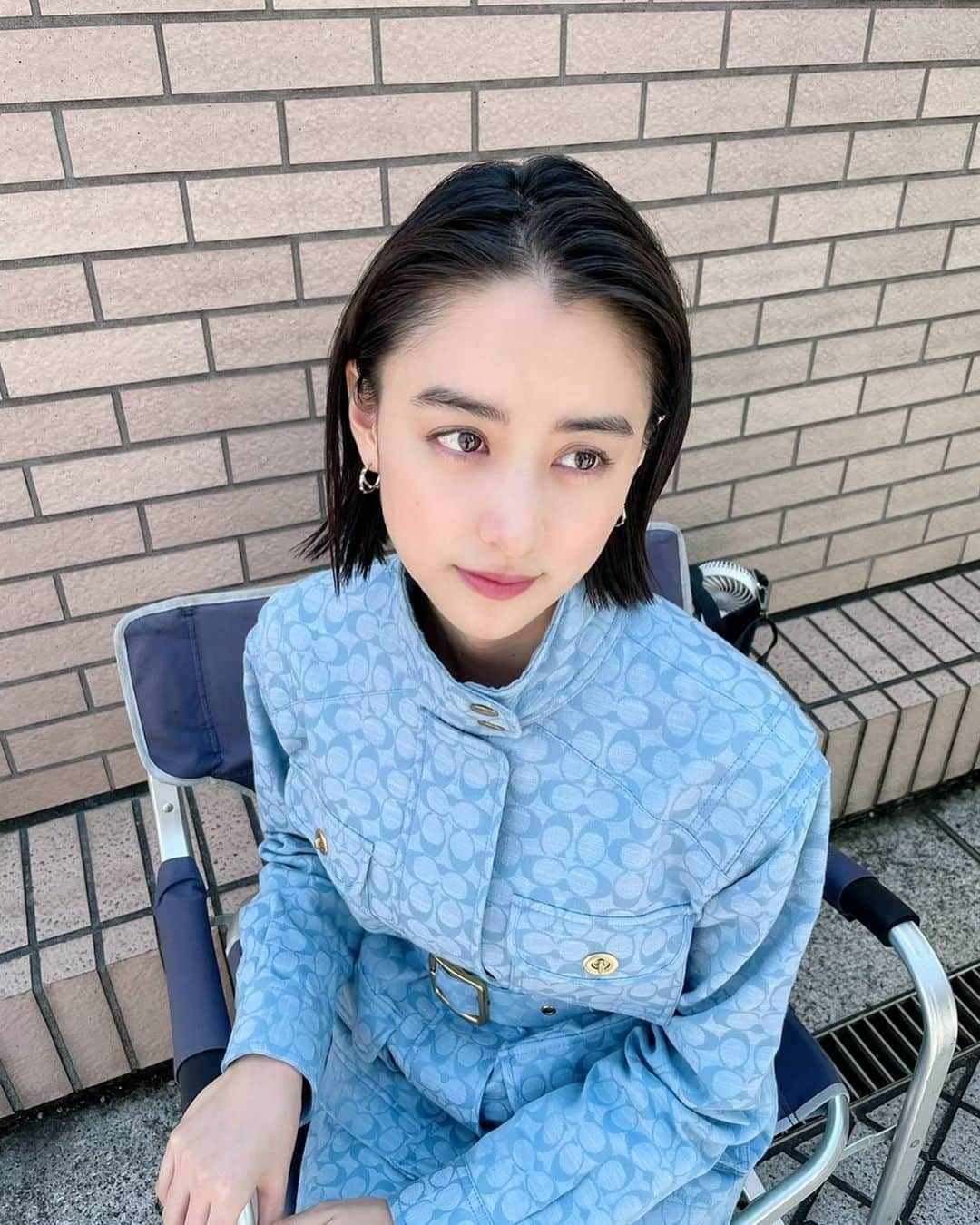 山本美月さんのインスタグラム写真 - (山本美月Instagram)「本日から、 Amazon Original ドラマ 『星から来たあなた』 一挙配信です♪  皆様、是非ご覧ください(^^)  オフショットもあげていきますー♪ これは椿、劇中ドラマ撮影時〜  もう観てくださった方、ありがとうございます( ◜ω◝ )！   #星から来たあなた」2月23日 18時37分 - mizuki_yamamoto_official