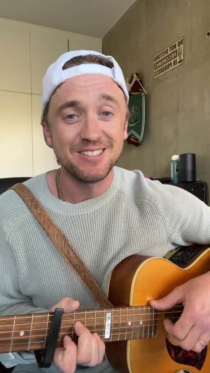トム・フェルトンのインスタグラム：「Loster - @youngmindsuk ❤️」