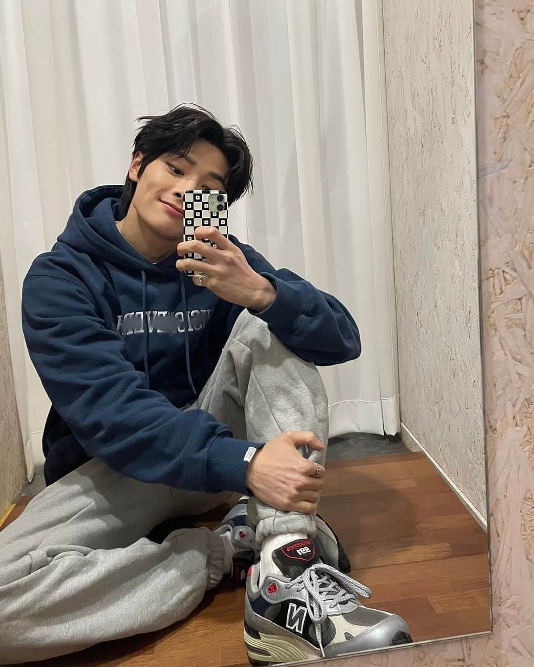 Stray Kidsさんのインスタグラム写真 - (Stray KidsInstagram)「Hoodie Season . . . 빨리 와라 ㅎㅎㅎ #StrayKids#STAY#OOTD#IN스타그램#🦊」2月23日 19時16分 - realstraykids