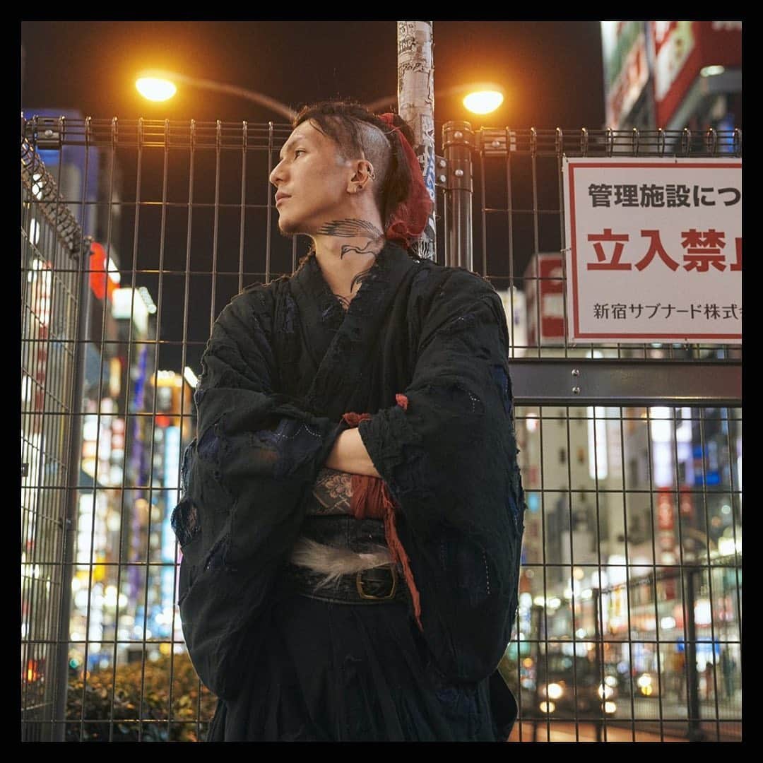 DJふぉいのインスタグラム：「俺横向いてる写真多いな #djfoy #djふぉい #repezenfoxx #レペゼン地球」