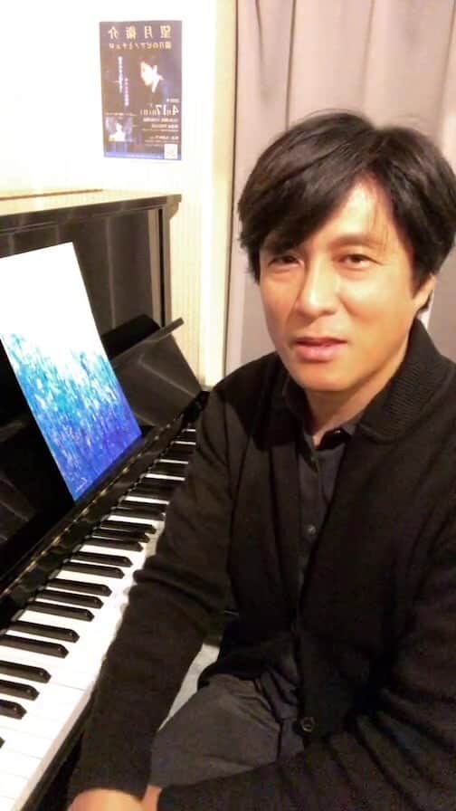 望月衛介のインスタグラム：「Monthly Eisuke Live vol.1 次回は3月23日予定です！  #piano #pianist #eisukemochizuki #望月衛介」