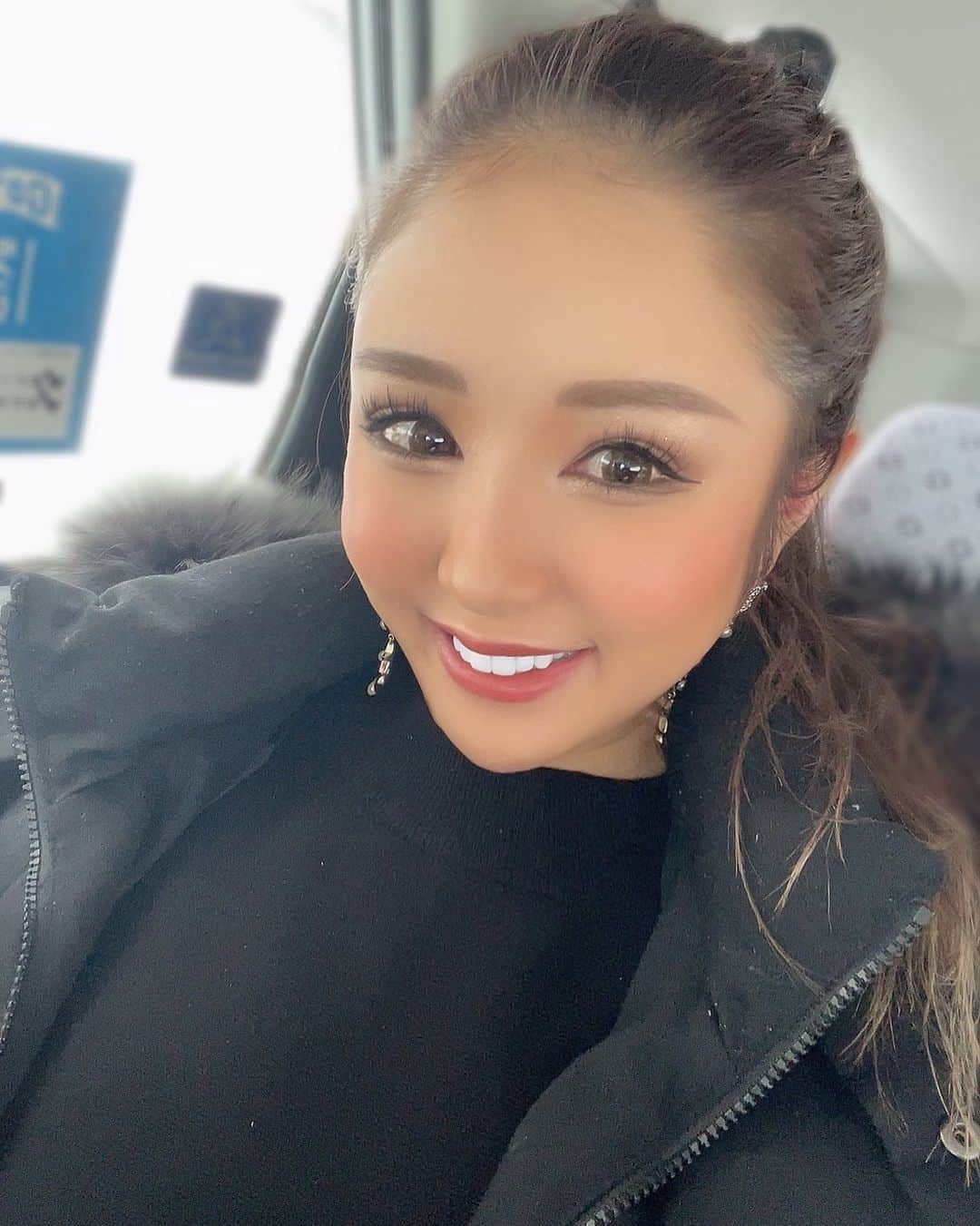 藤咲ひなたのインスタグラム：「全然インスタ更新もできてなかった🥺  体のむくみが激しい🦀 そして雪がやばい。  みんなはどんな祝日をお過ごし？  #すすきの #すすきのキャバ嬢 #laputa #美脚#美女 #美人 #美容  #ポケパラ #ナイツ  #キャバ嬢 #キャバクラ  #札幌 #中洲 #錦 #ドレス #かわいい  #札幌グルメ#すすのグルメ#藤咲ひなた#札幌観光#札幌ホテル#selfie #l4l #大阪 #北新地#ミナミ  #instagood #likeforlikes #followme #f4f」
