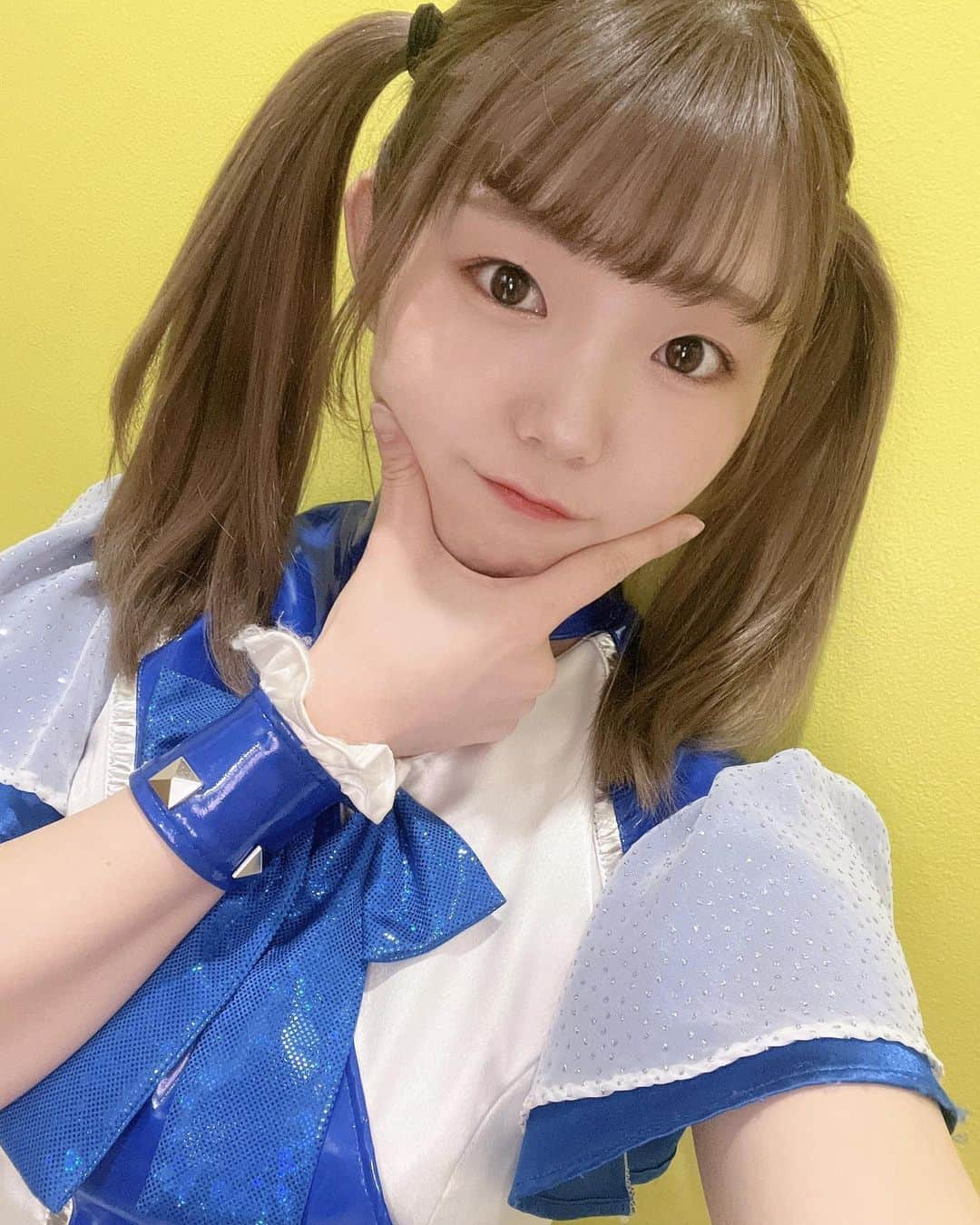 小原一華さんのインスタグラム写真 - (小原一華Instagram)「👧💙 . #ツインテール #しゃかりぃな #idol #アイドル #衣装 #企画 #髪型チェンジ #真剣顔 #自撮り」2月23日 22時54分 - ohara_ichika