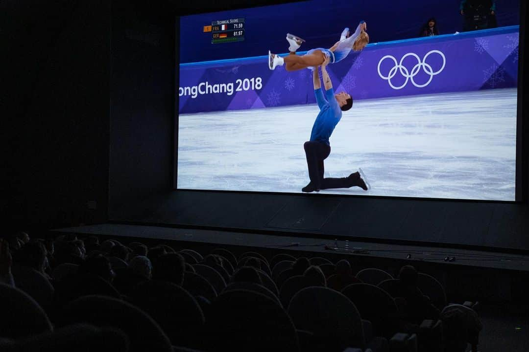 ブリュノ・マッソのインスタグラム：「Le 15 février 2018 est un jour spécial! Et 4 ans après, nous avons partagé un beau moment ensemble lors de la diffusion du film « des patineurs hors-normes » (toujours disponible sur la médiathèque Arte.fr). Ce fût très intéressant de partager mon histoire et d’en discuter avec les gens présents. Merci à tous pour la réalisation de cette soirée! 📸 @audrey_guyon_photographe」