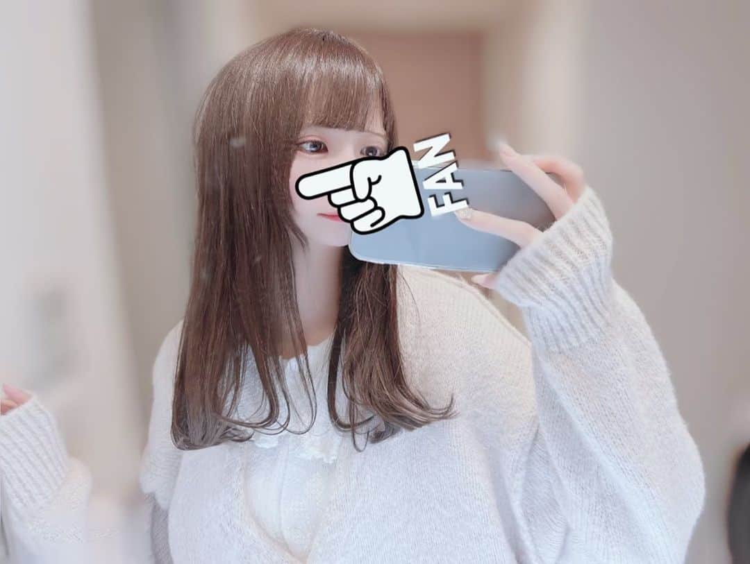 みけねこのインスタグラム：「1年半分の髪を切りました。 (たくさん切った短くなってすっきり)  お風呂上がりなので裸眼すっぴんですが 髪型気に入ってしまったので恥ずかしげもなくのせます。  早く元気になるぞい  .」
